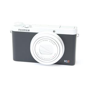 富士フイルム FUJIFILM XQ2 シルバー 中古品 箱付き FUJIFILM（フジフイルム） 中古 1年保証 美品 FUJIFILM XQ2 シルバー