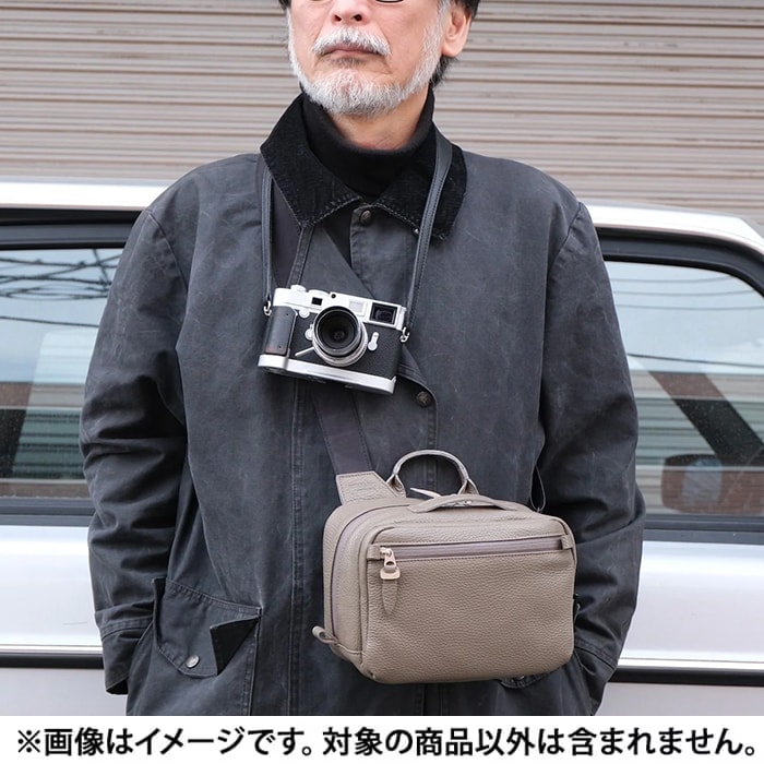 萩庭桂太が理想とするレザーカメラバッグ　「アドリア」トープ　定価71,500円 新品)INDUSTRIA（インダストリア） 萩庭桂太氏が理想とするレザー