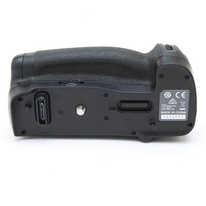 中古)Nikon (ニコン) マルチパワーバッテリーパック MB-D18