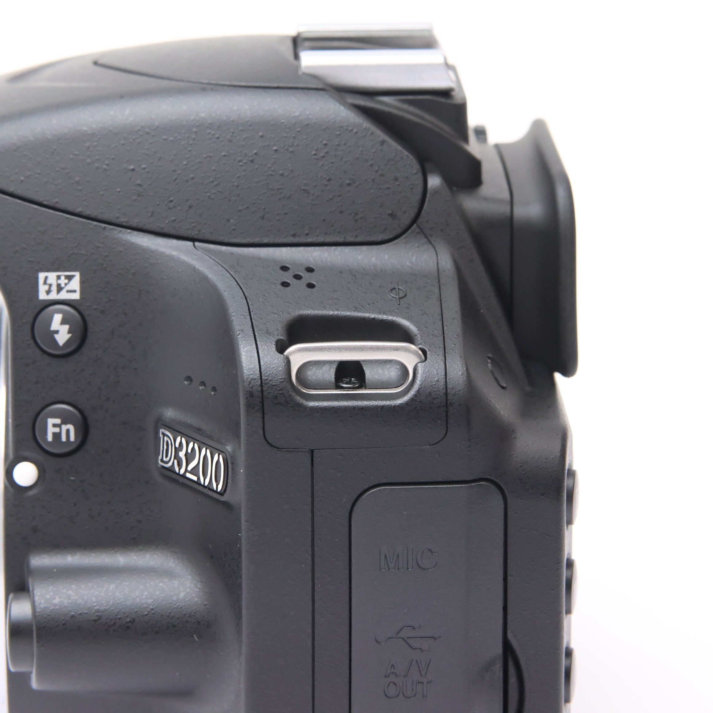 中古)Nikon (ニコン) D3200 レンズキット ブラック（商品ID 