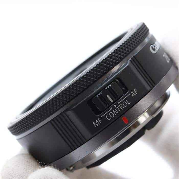 RF28mm F2.8 STM