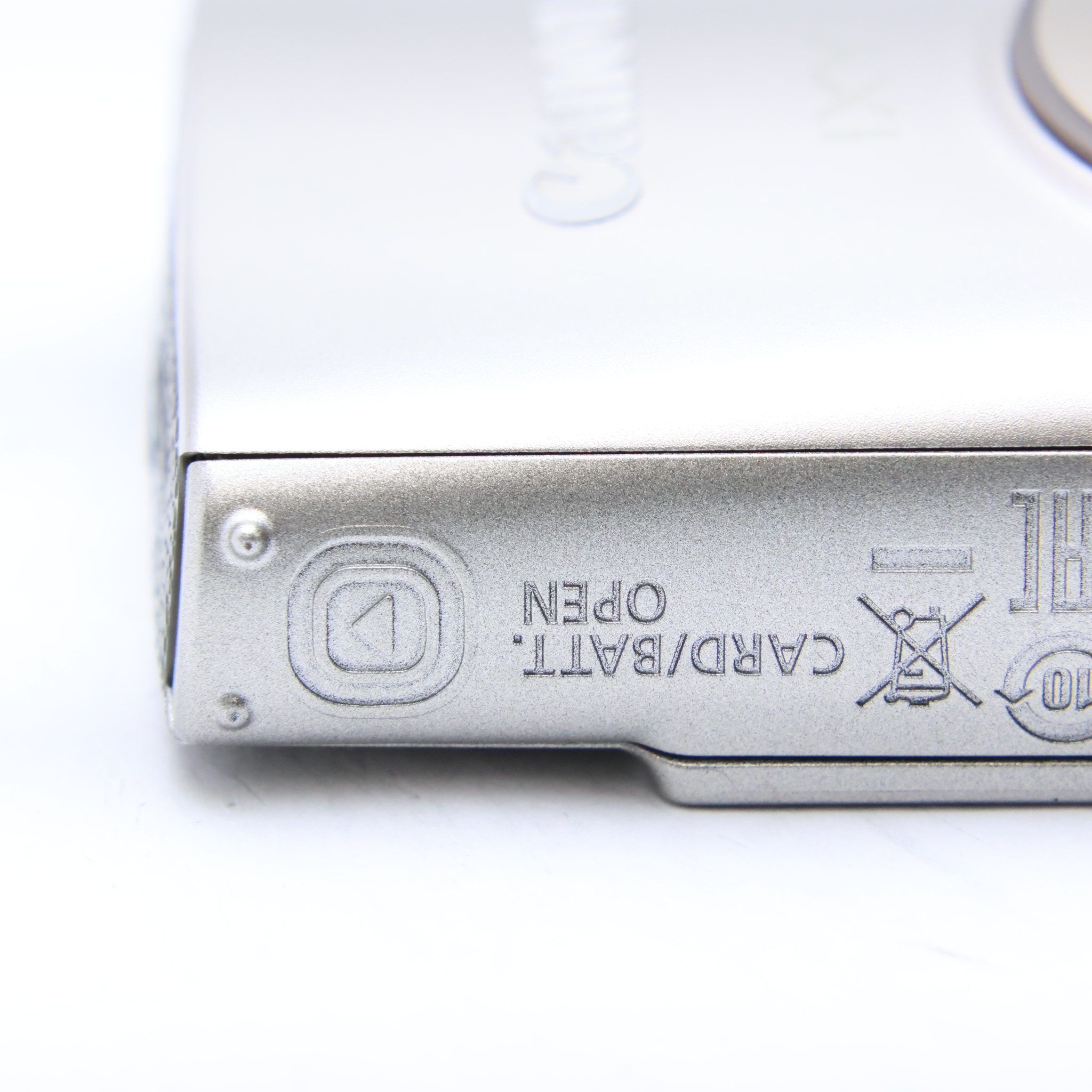 中古)Canon (キヤノン) IXY 650 シルバー（商品ID：3717022834502