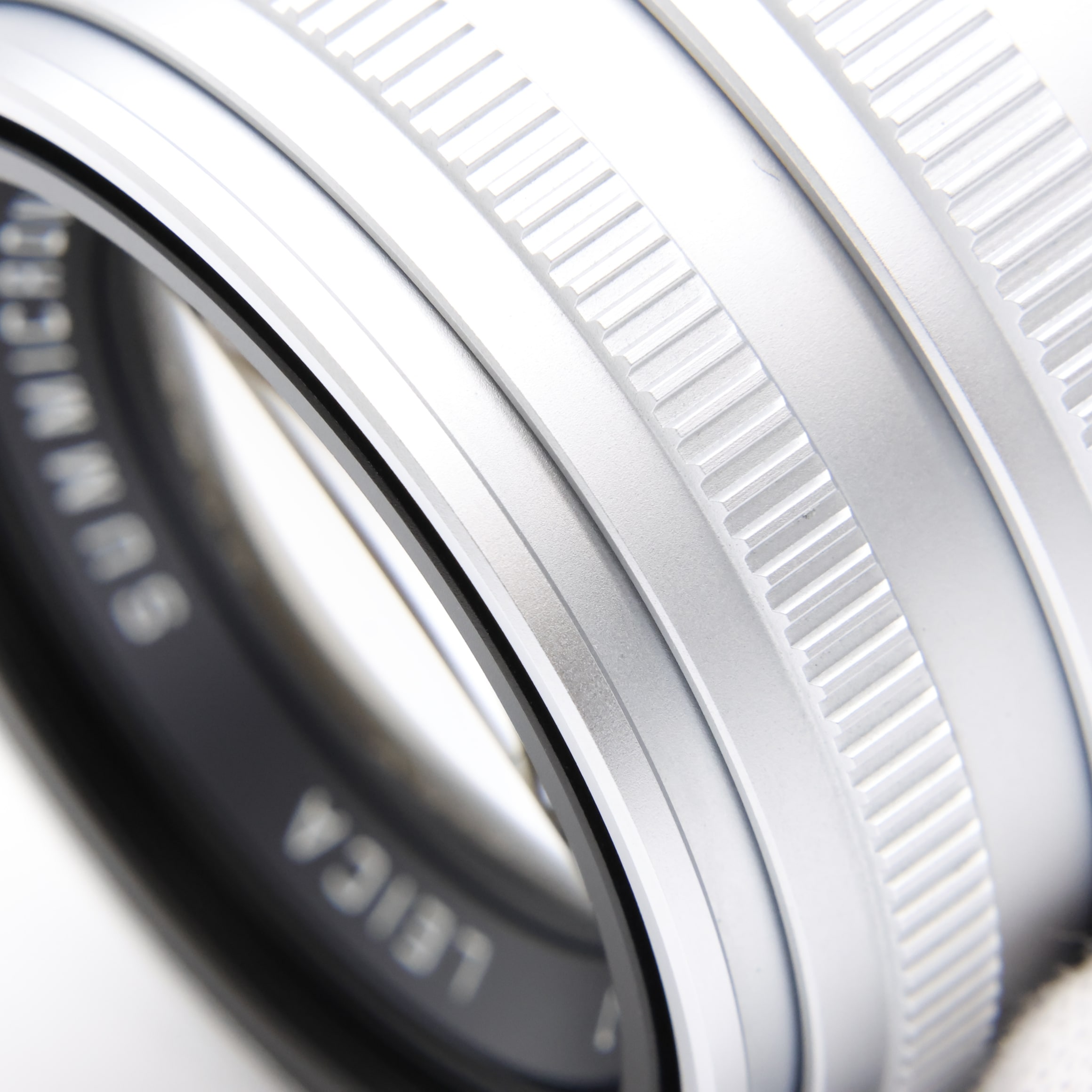 中古)Leica (ライカ) ズミクロン M50mm F2 レンズフード組込 シルバー 中古)Leica (ライカ) ズミクロン M50mm F2 レンズフード組込 シルバー