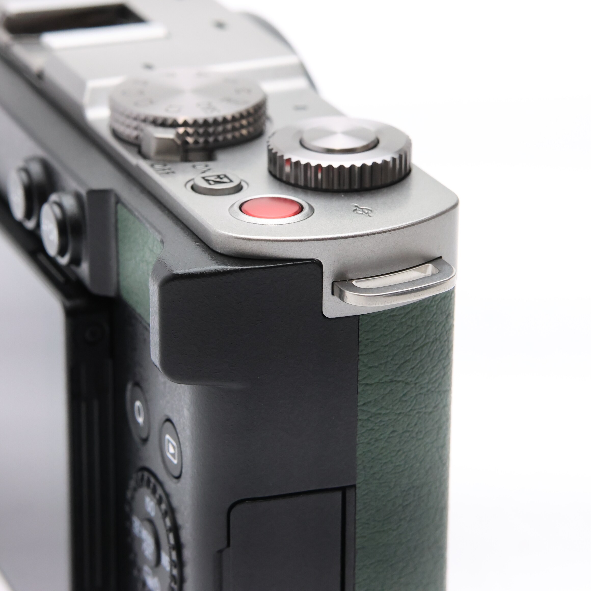 中古)Panasonic (パナソニック) LUMIX S9 ボディ DC-S9-S エクステリア