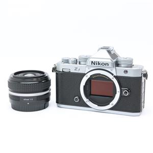 Nikon (ニコン) Zf Z 40mm F2（Special Edition）レンズキット シルバー メイン