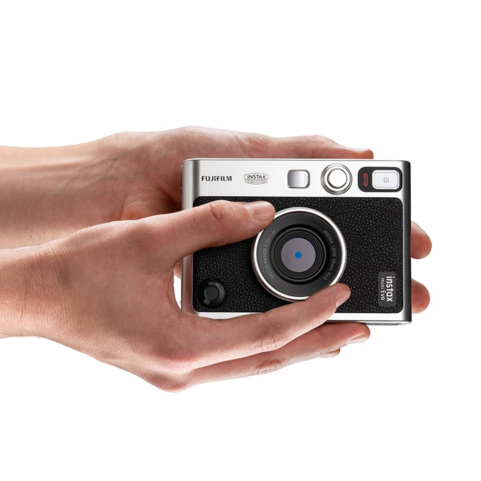 新品)FUJIFILM (フジフイルム) ハイブリッドインスタントカメラ チェキ 新品)FUJIFILM (フジフイルム) ハイブリッドインスタントカメラ チェキ