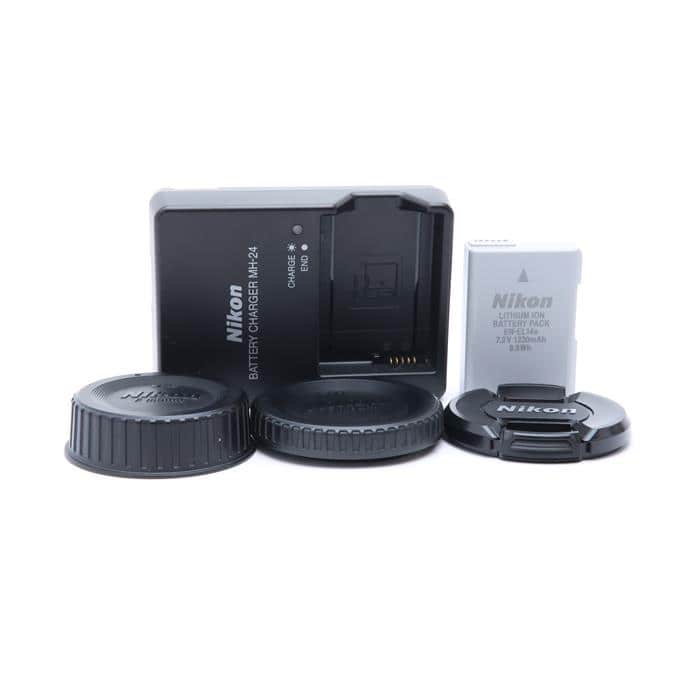 Nikon D5600 レンズセット ニコン Nikon D5600 300mm ダブルレンズセット カメラ レンズ