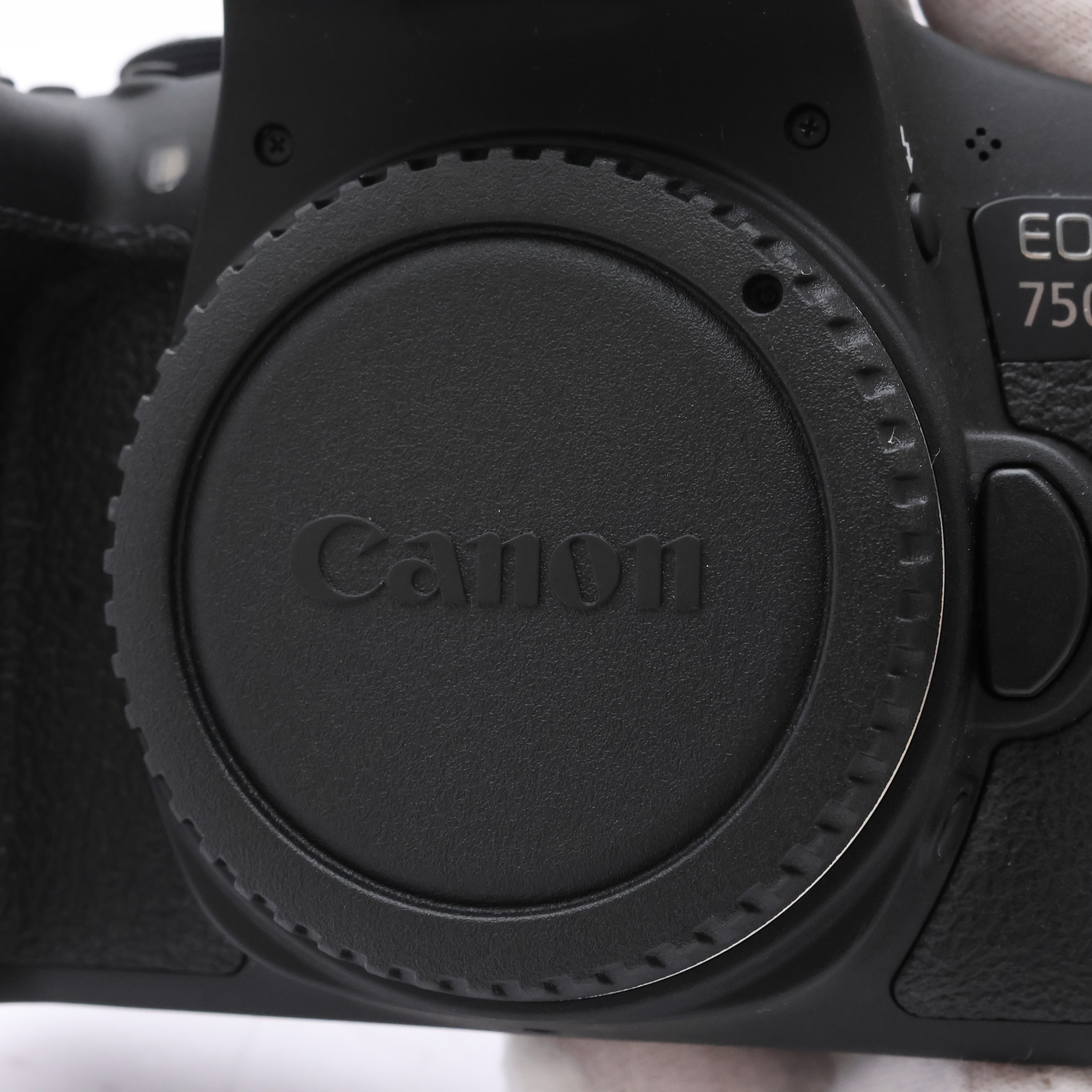 中古)Canon (キヤノン) EOS 750D ボディ（EOS Kiss X8i 海外モデル