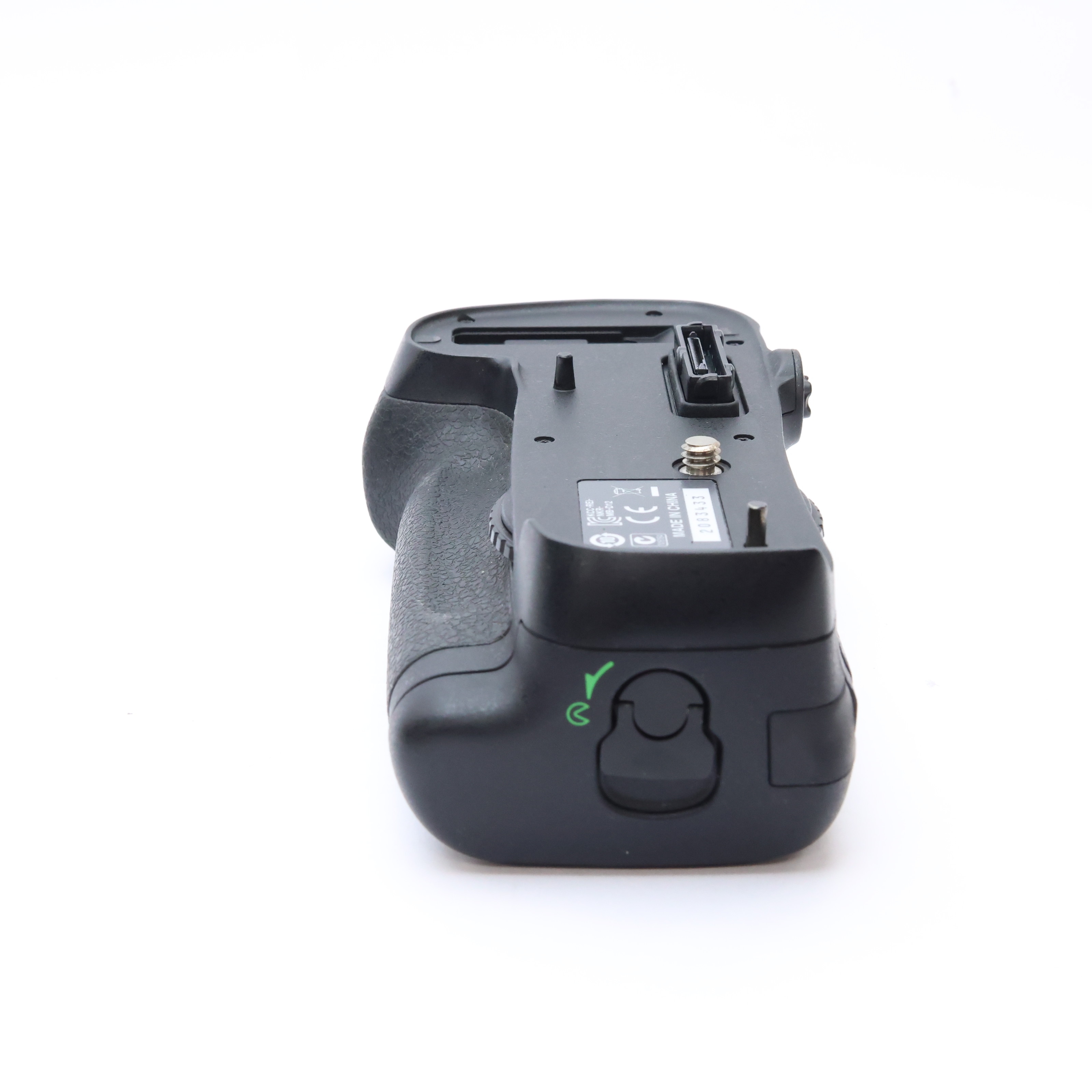 良品＞Nikon マルチパワーバッテリーパック MB-D12 マルチパワー