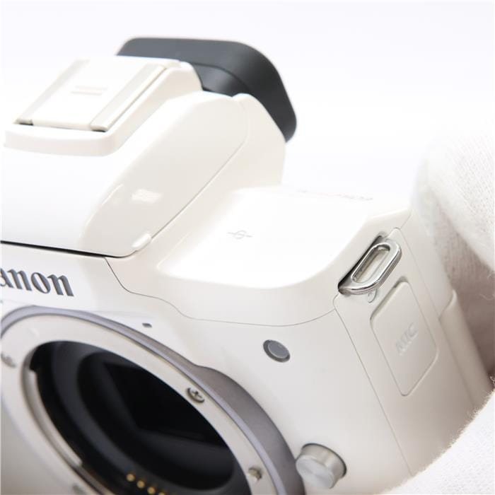 中古)Canon (キヤノン) EOS Kiss M ダブルズームキット ホワイト（商品