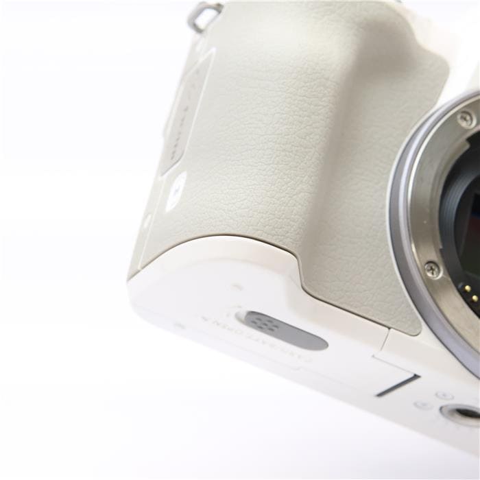 中古)Canon (キヤノン) EOS Kiss M ダブルズームキット ホワイト（商品