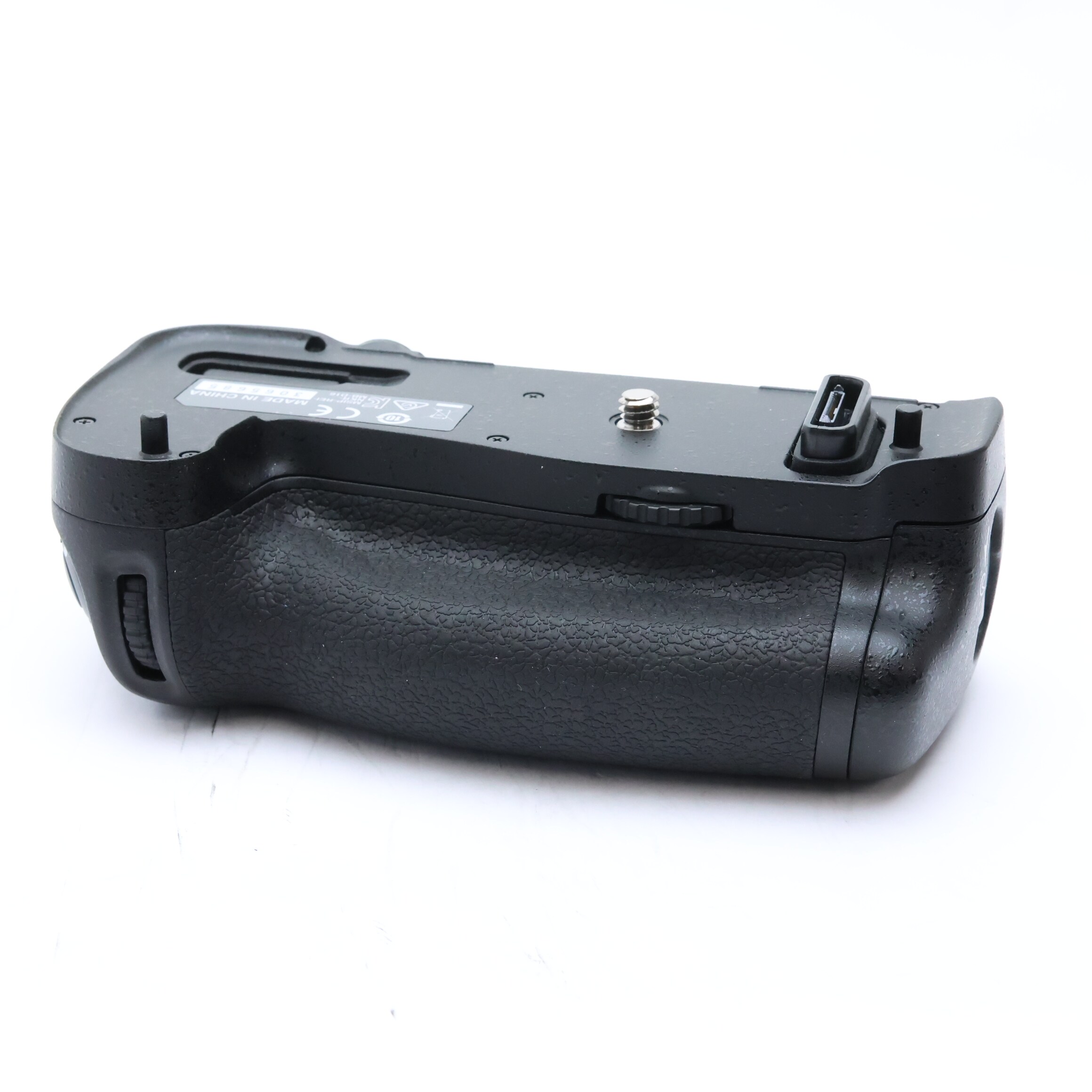 中古)Nikon (ニコン) マルチパワーバッテリーパック MB-D16（商品ID