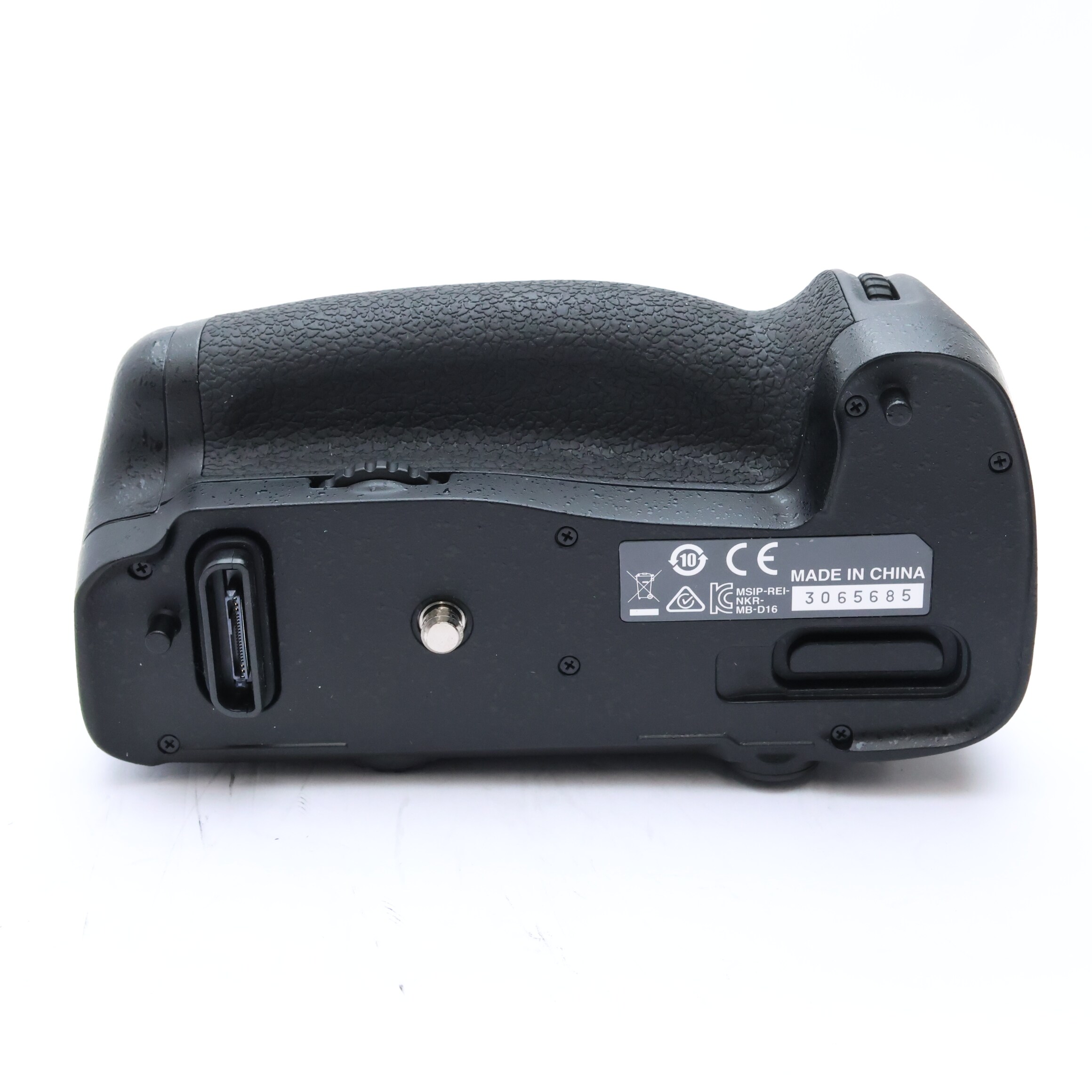 中古)Nikon (ニコン) マルチパワーバッテリーパック MB-D16（商品ID