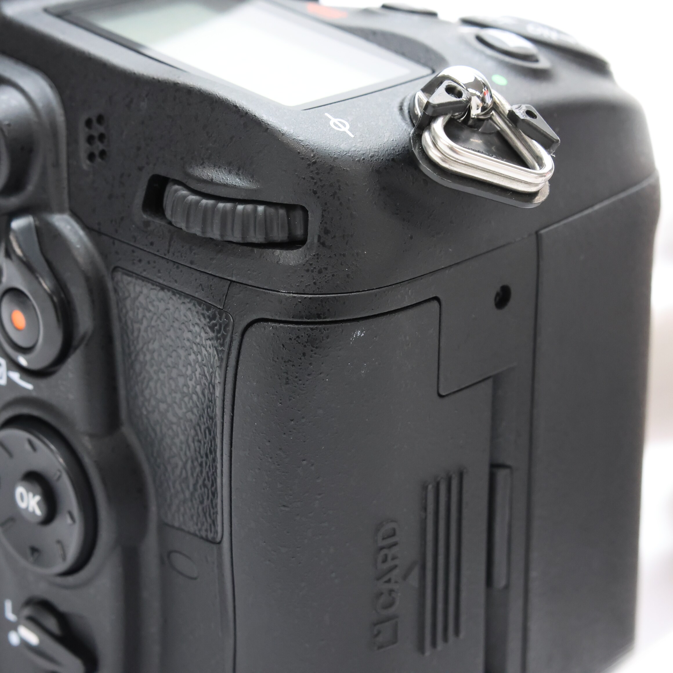 中古)Nikon (ニコン) D7000 18-105 VR レンズキット（商品ID 