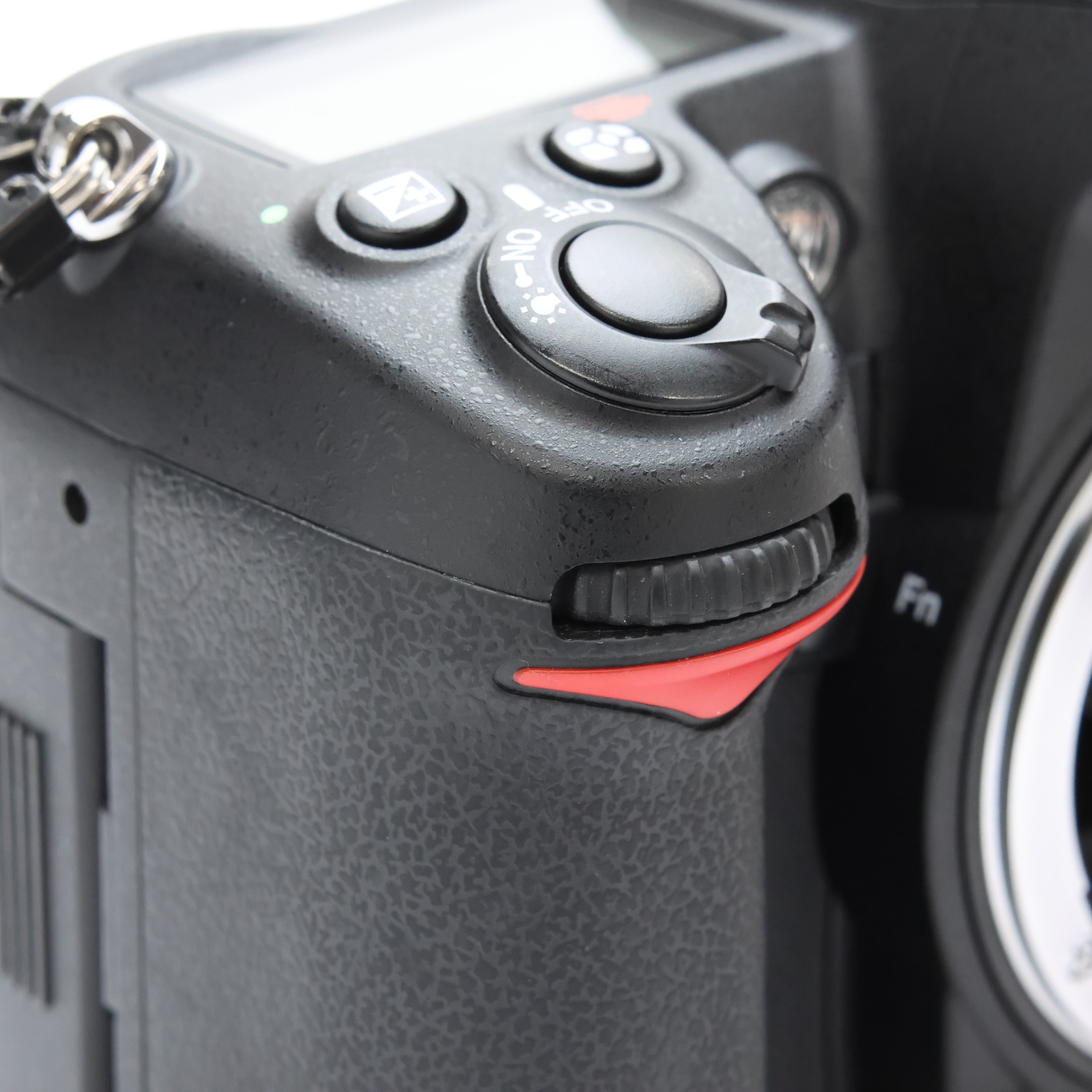 中古)Nikon (ニコン) D7000 18-105 VR レンズキット（商品ID 