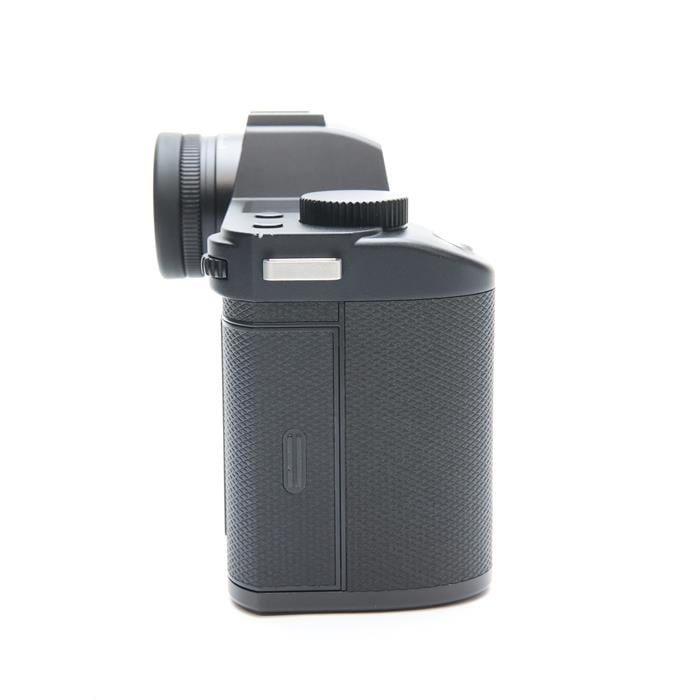 LEICA SL2【超美品】 Chillout-TGIFridays: The Leica SL2 - A New Camera Standard