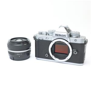 Nikon (ニコン) Zf Z 40mm F2（Special Edition）レンズキット シルバー メイン