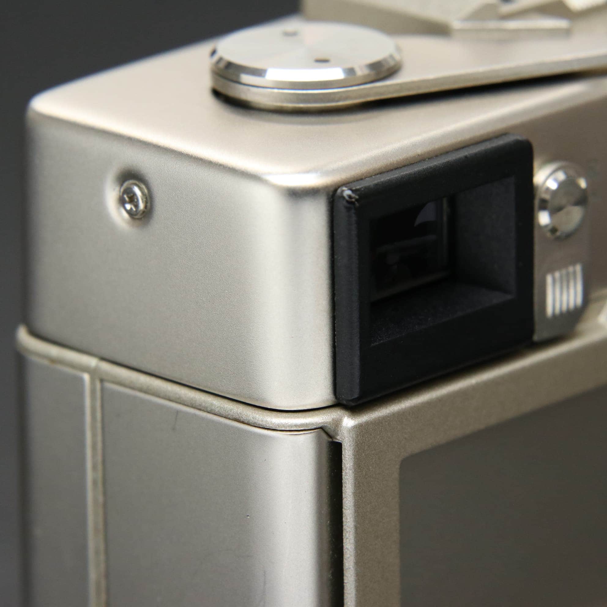中古)Rollei (ローライ) ローライ 35クラシック (プラチナ)（商品ID