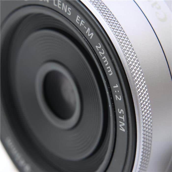 【難あり】Canon EF-M 22mm f2 IS STM シルバー Amazon.co.jp: Canon 単焦点広角レンズ EF-M22mm F2 STM