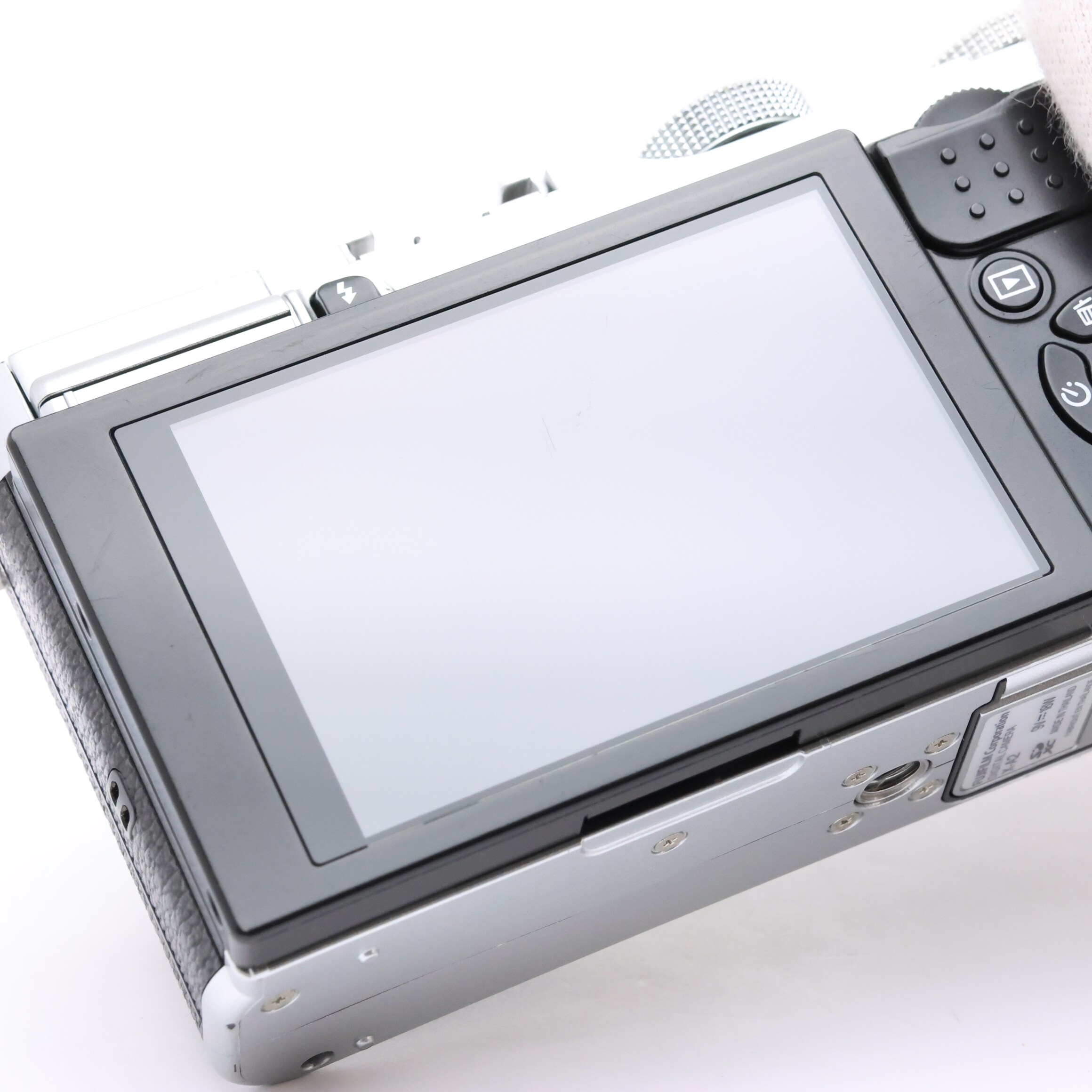 中古)FUJIFILM (フジフイルム) X-A2 ボディ シルバー（商品ID 