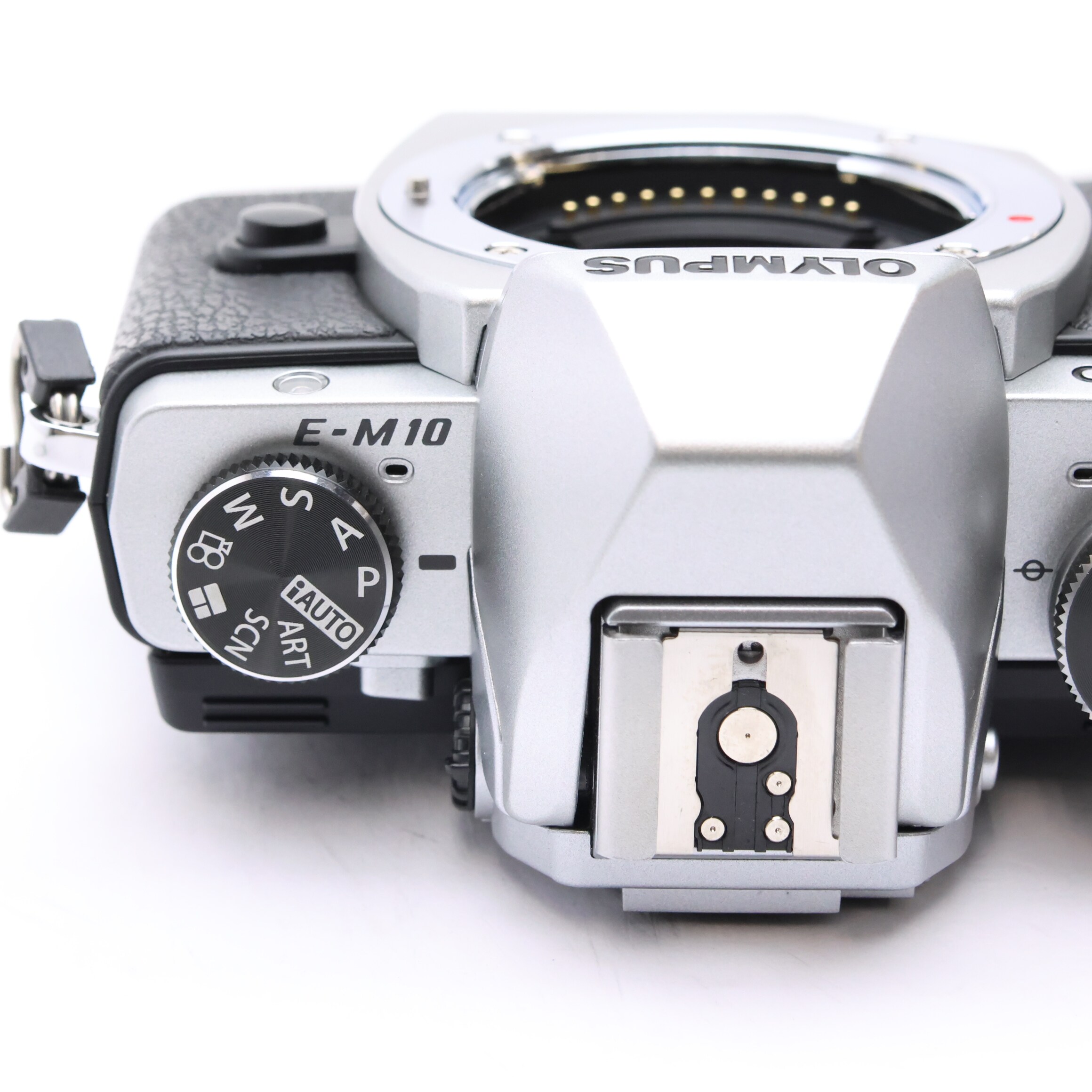 中古)OLYMPUS (オリンパス) OM-D E-M10 ボディ シルバー（商品ID