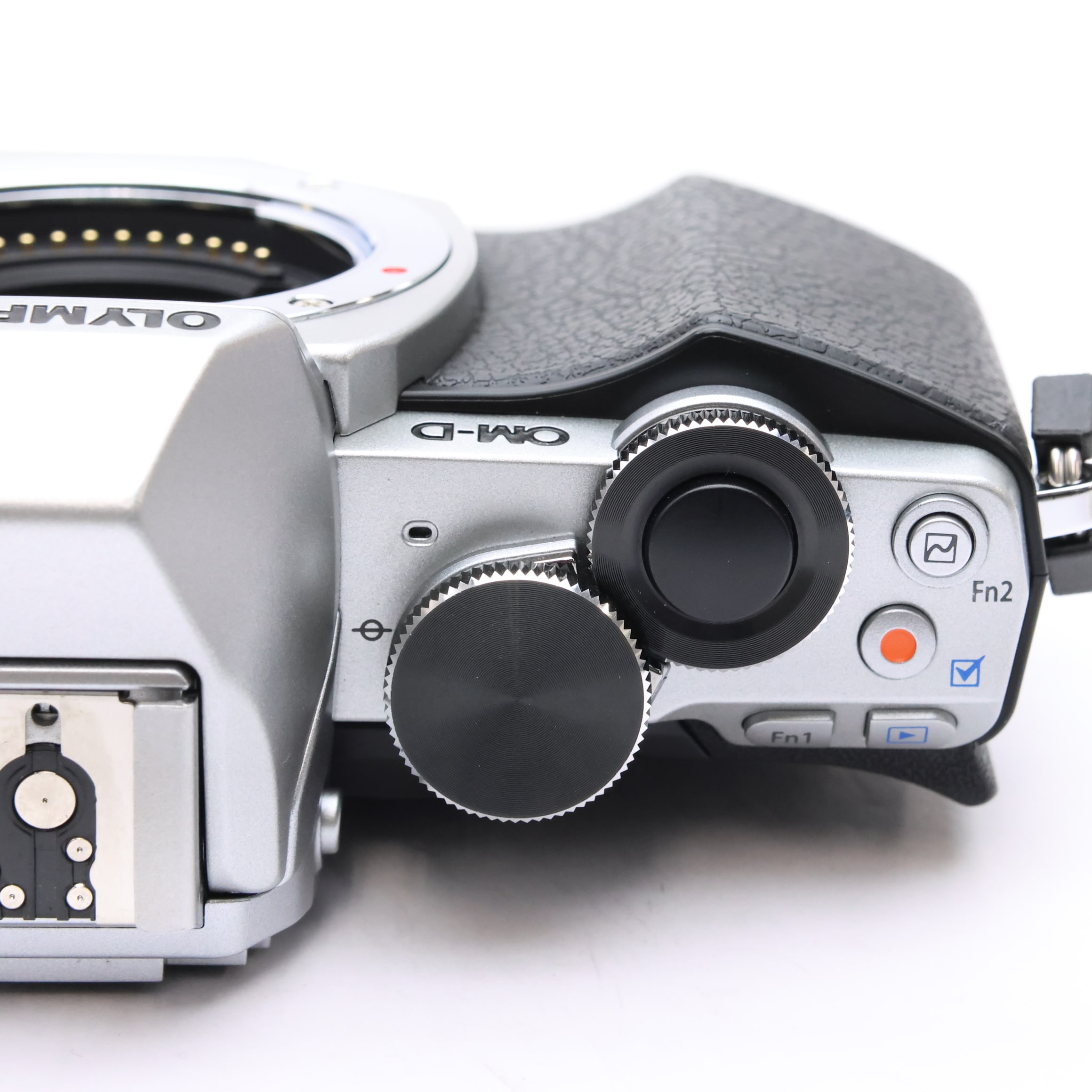 中古)OLYMPUS (オリンパス) OM-D E-M10 ボディ シルバー（商品ID
