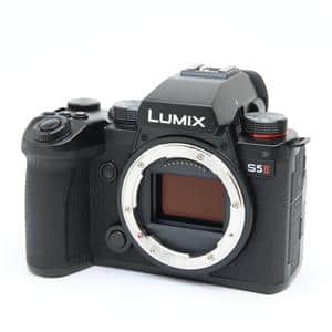17000→15000円に　LUMIX レッドカメラ 　カメラバッグ付き（中古） 17000→に LUMIX レッドカメラ カメラバッグ付き（中古）