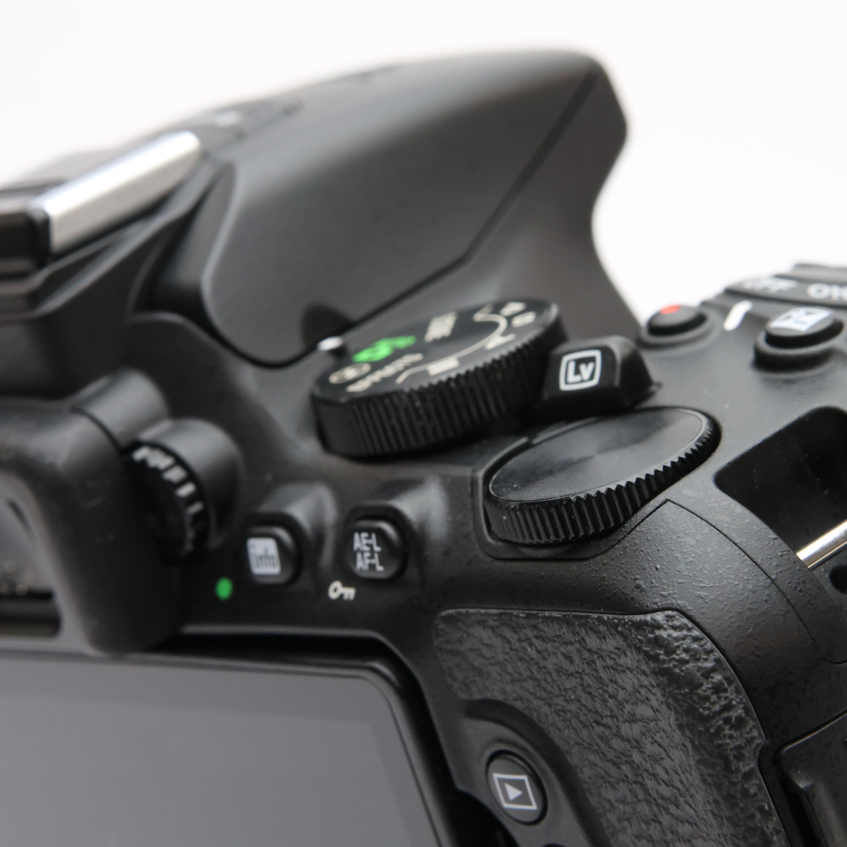 中古)Nikon (ニコン) D5500 18-140 VR レンズキット ブラック（商品ID