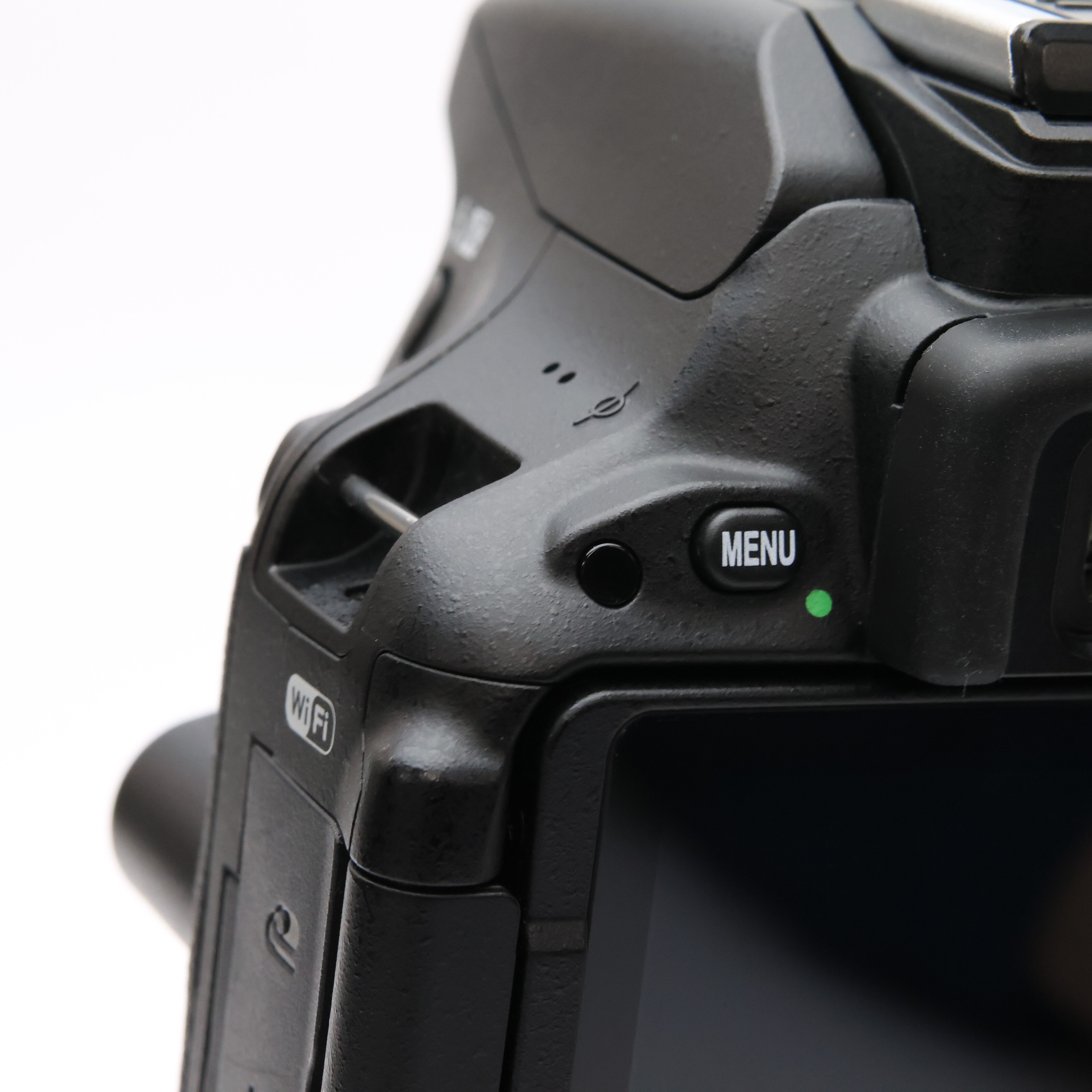 中古)Nikon (ニコン) D5500 18-140 VR レンズキット ブラック（商品ID