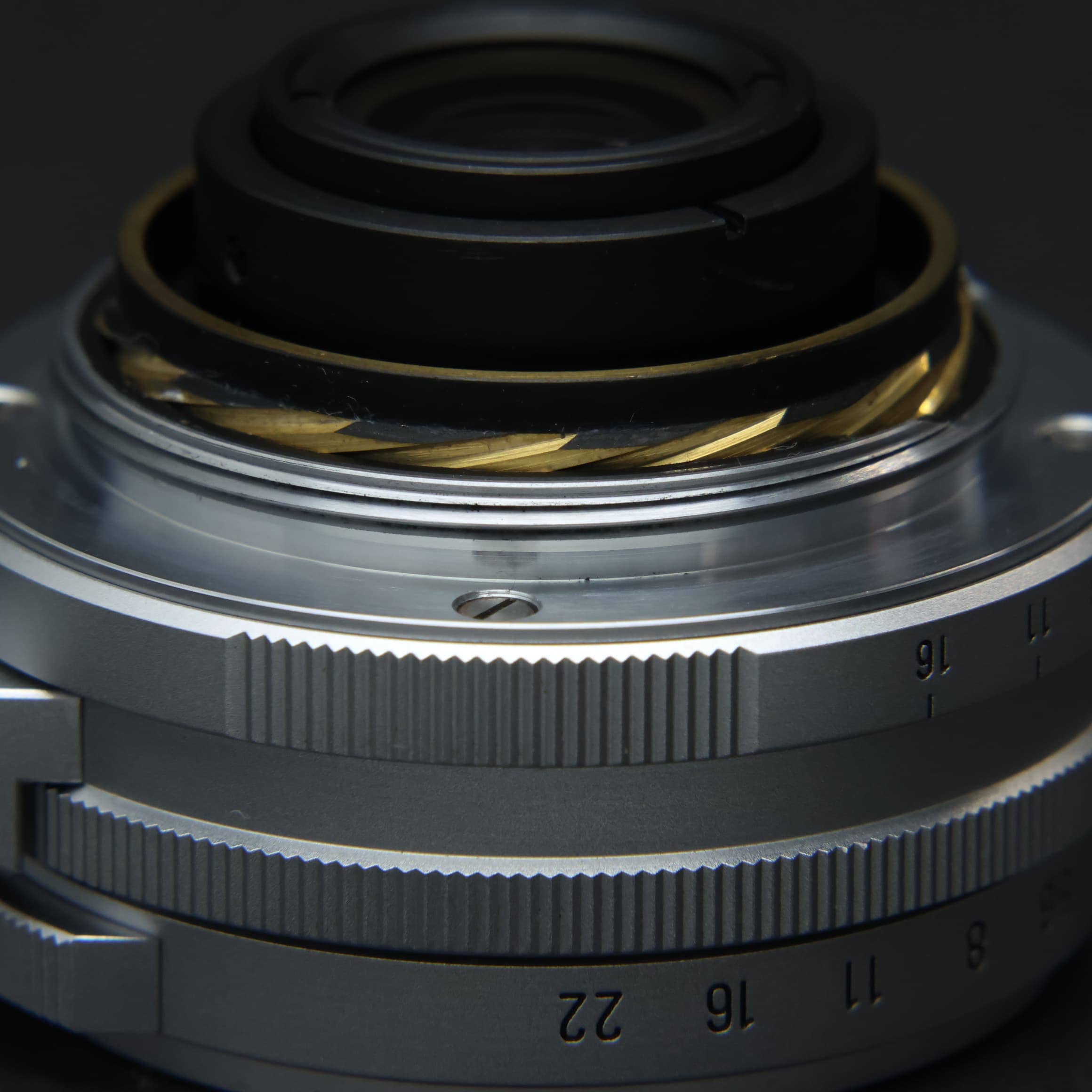 RICOH (リコー) GR21mm F3.5 Silver(新品同様) リコー、創立80周年を記念して「GR II Silver Edition」を3200台限定で