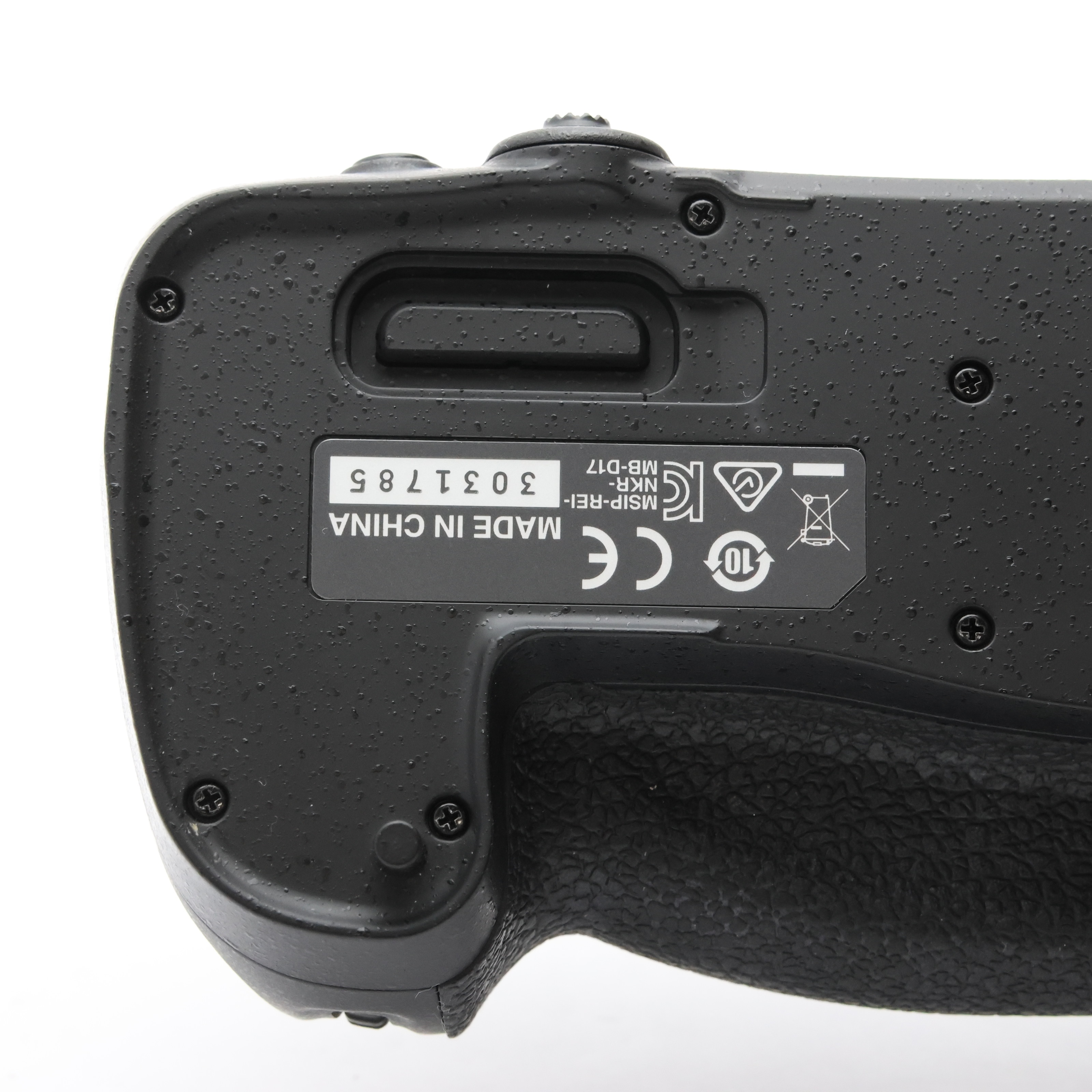 中古)Nikon (ニコン) マルチパワーバッテリーパック MB-D17（商品ID