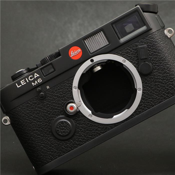 Leica (ライカ) M6 ブラック 在庫セール送料無料 Leica 付属品多数 + 美品 M6 フィルムカメラ