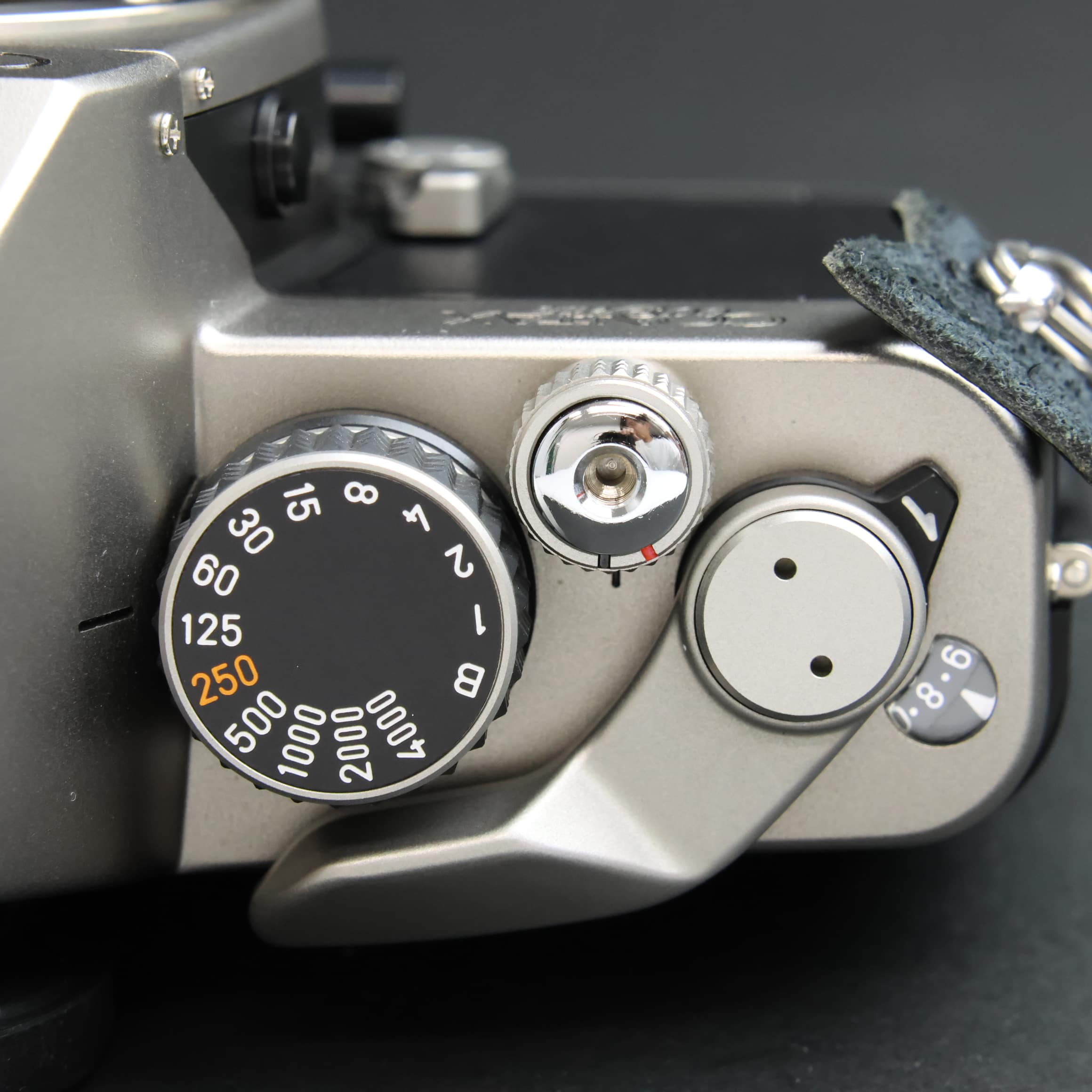 CONTAX コンタックス S2 チタン ボディ 60周年 #1295 CONTAX(コンタックス) S2 60周年記念モデルの買取価格｜買取専門店