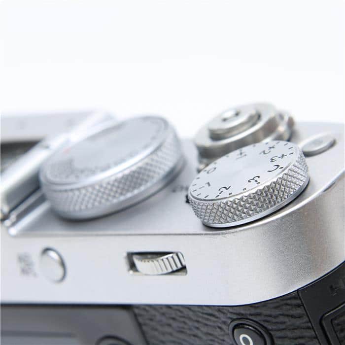 【完動美品】Fujifilm X100F シルバー コンパクトデジタルカメラ X100F コンパクトデジタルカメラ Xシリーズ シルバー 富士フイルム