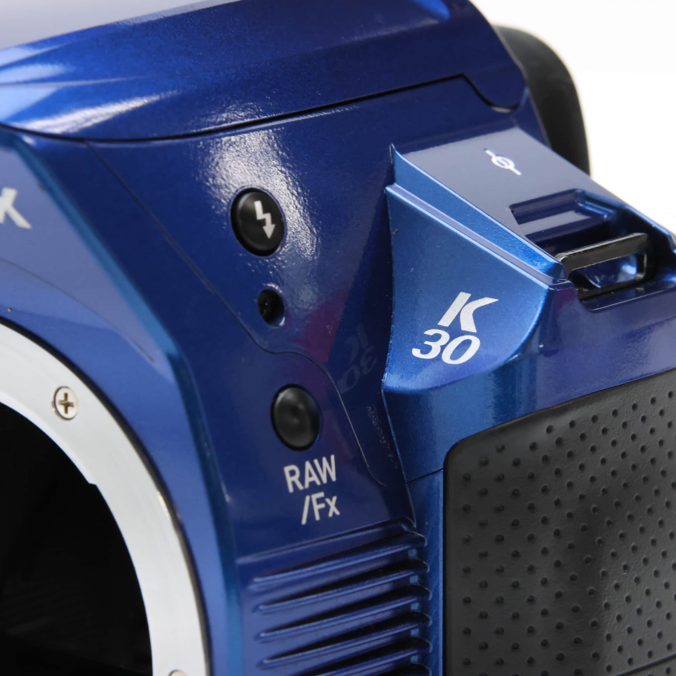 ☆ 付属品多数！！ PENTAX K-30 SR ブルー ペンタックス デジカメ ペンタックス 【中古】PENTAX K-30 クリスタルブルー デジタル一眼レフ