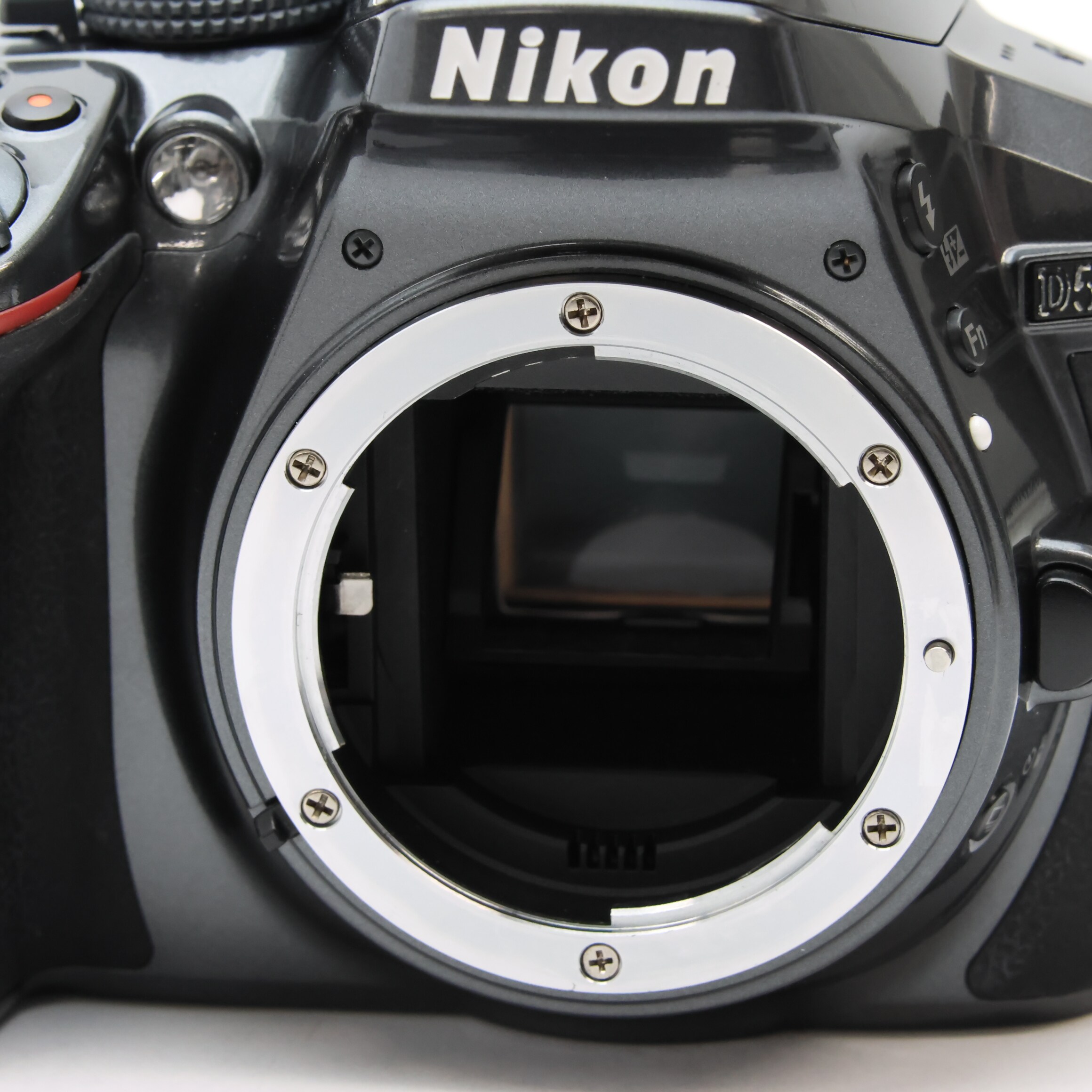 中古)Nikon (ニコン) D5300 18-55 VR II レンズキット グレー（商品ID 