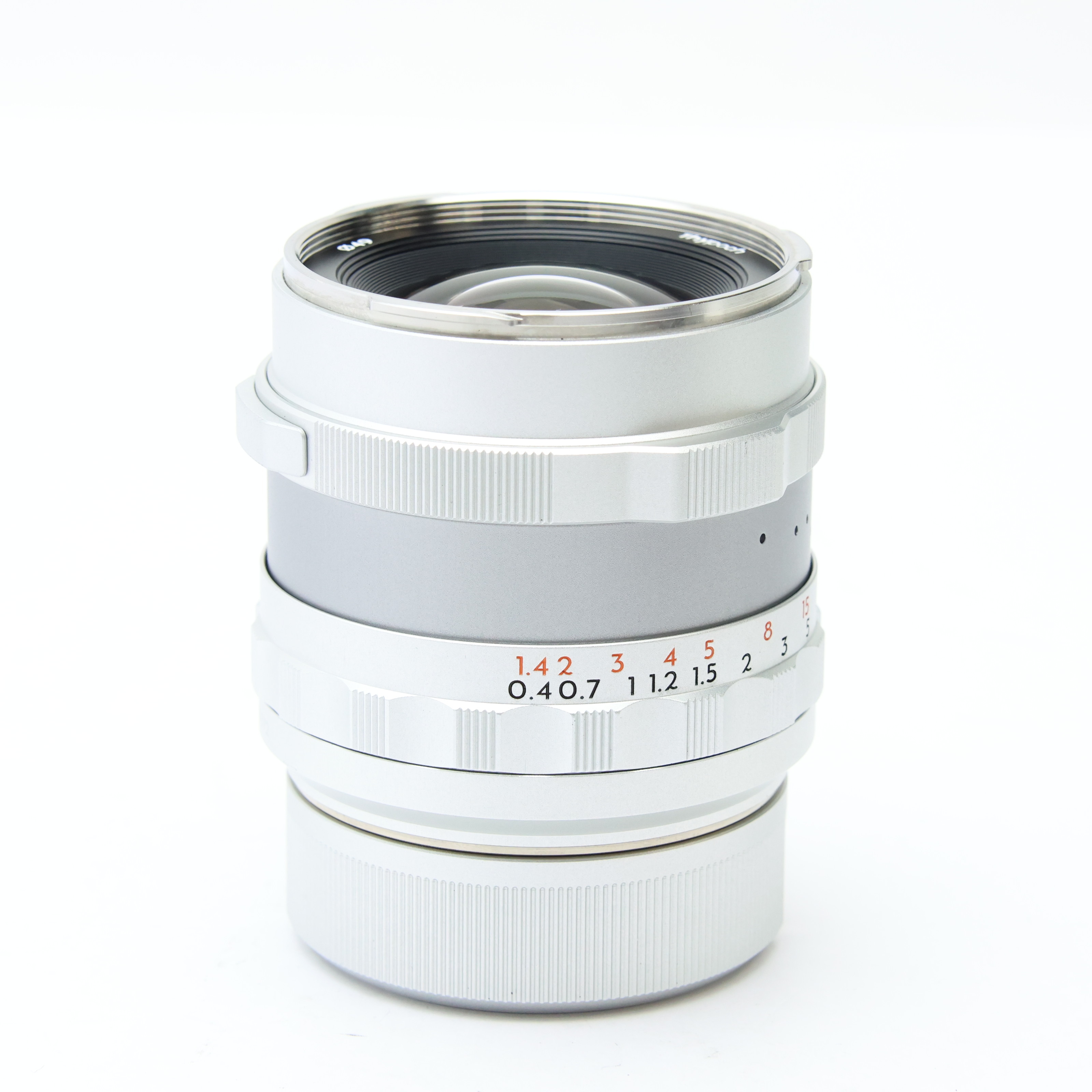 Thypoch Simera 28mm F1.4 Xマウント シルバー 中古)Thypoch（タイポッシュ） Simera 28mm F1.4 (ライカM用) シルバー