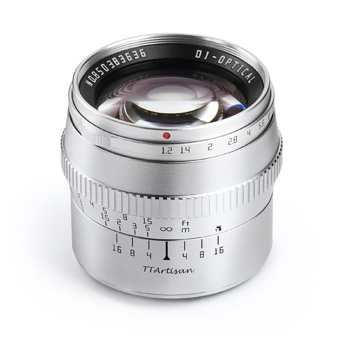新品)銘匠光学 (めいしょうこうがく) TTArtisan 50mm F1.2 C (フジ