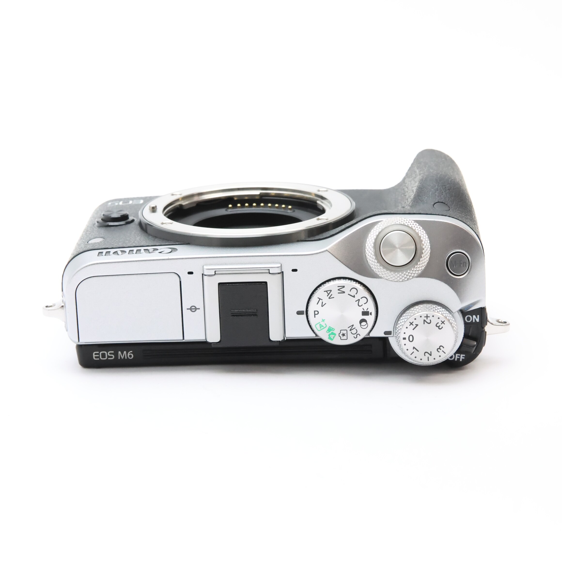 中古 【Canon】キヤノン『EOS M6 ボディー』シルバー 2420万画素