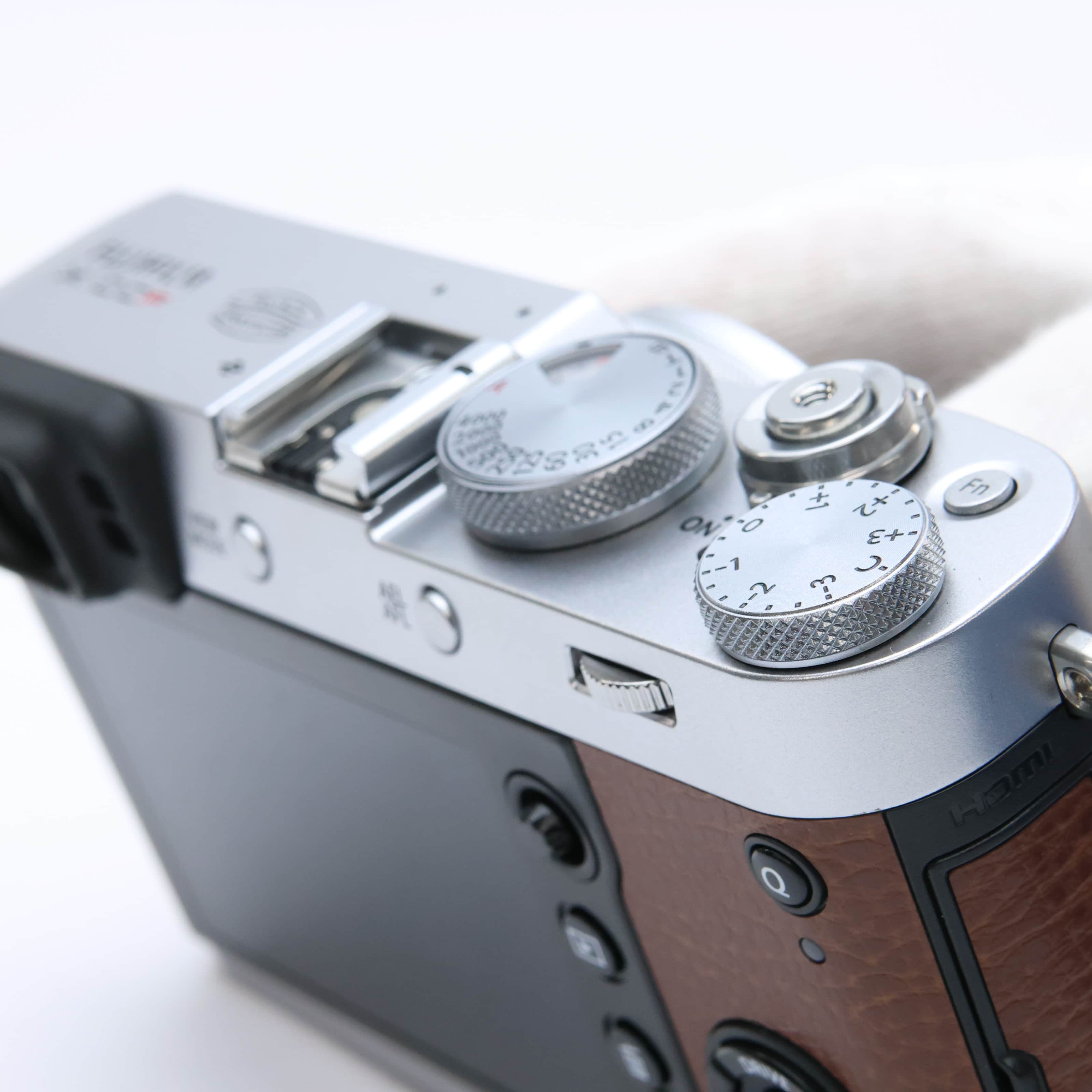 中古)FUJIFILM (フジフイルム) X100F ブラウン（商品ID：3717022354864
