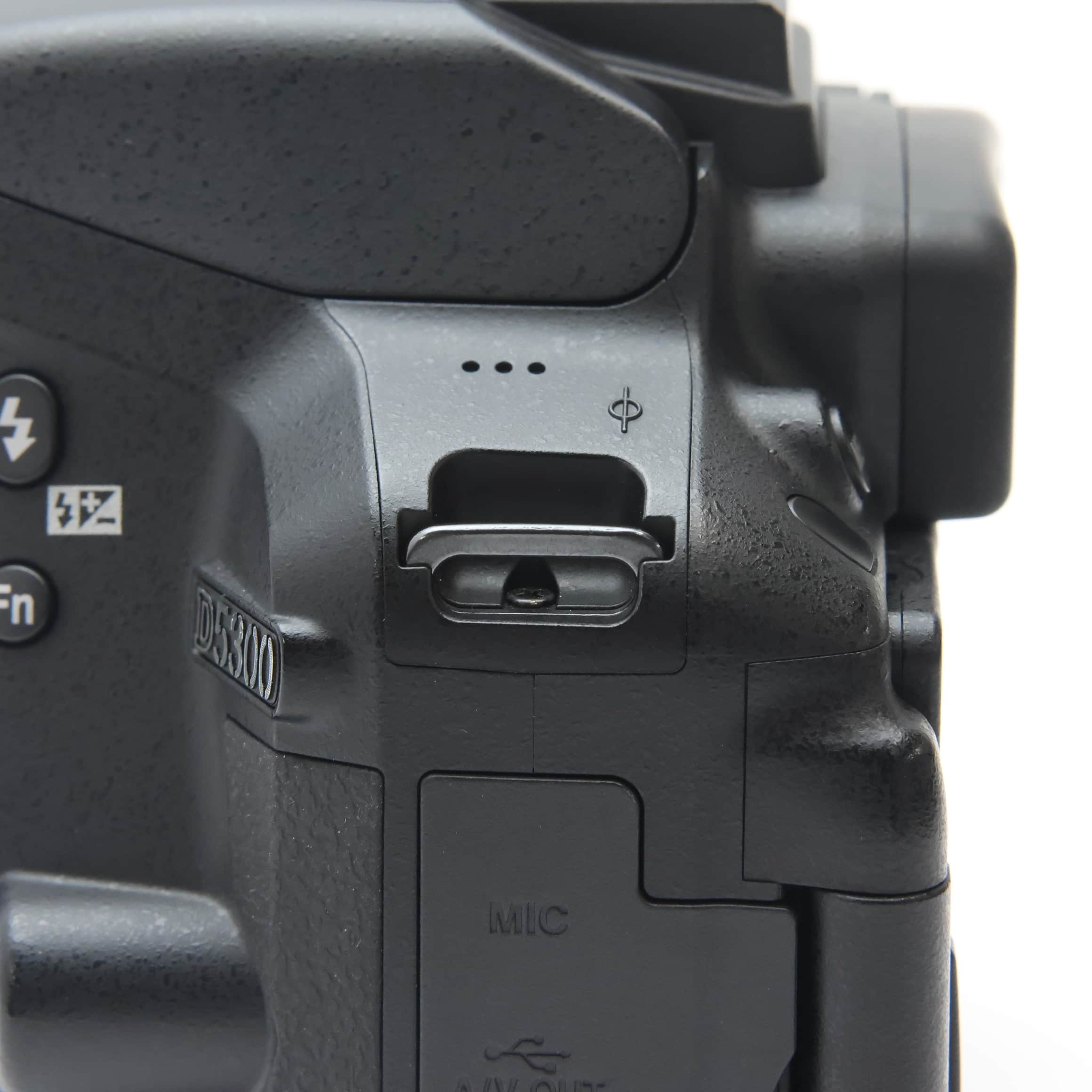 Nikon D5300 ダブルズームキット2 中古)Nikon (ニコン) D5300 ダブルズームキット2 ブラック（商品ID