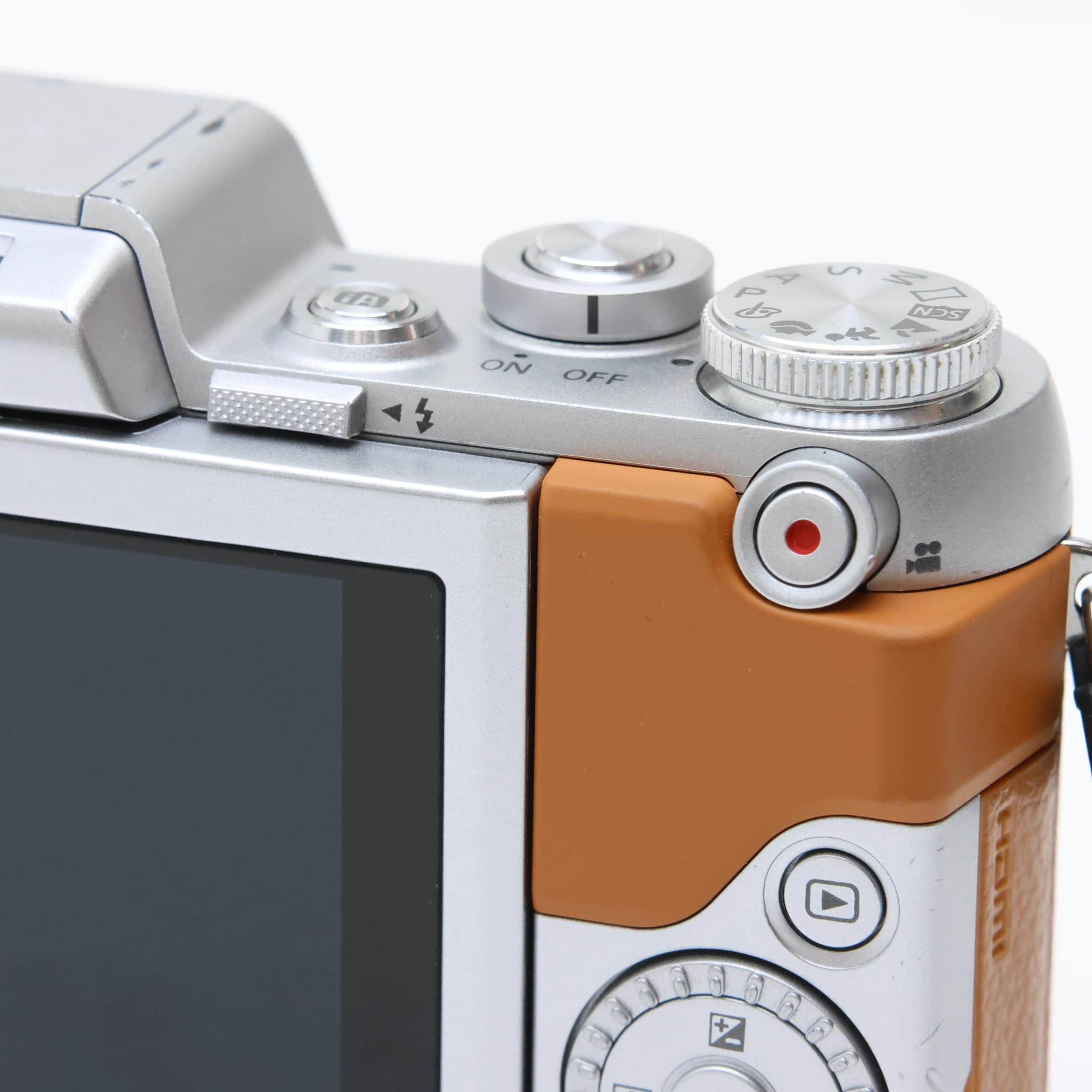 中古)Panasonic (パナソニック) LUMIX DMC-GF7W ダブルズームレンズ