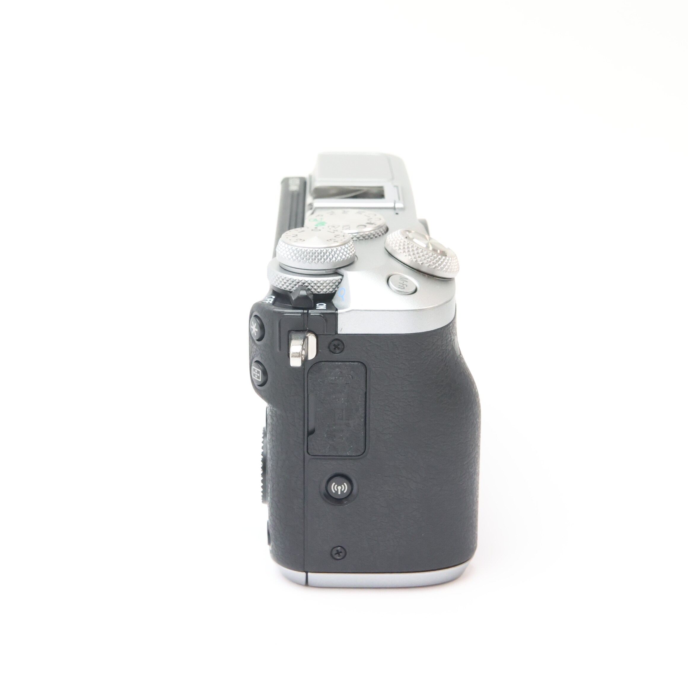 中古)Canon (キヤノン) EOS M6 ボディ シルバー（商品ID
