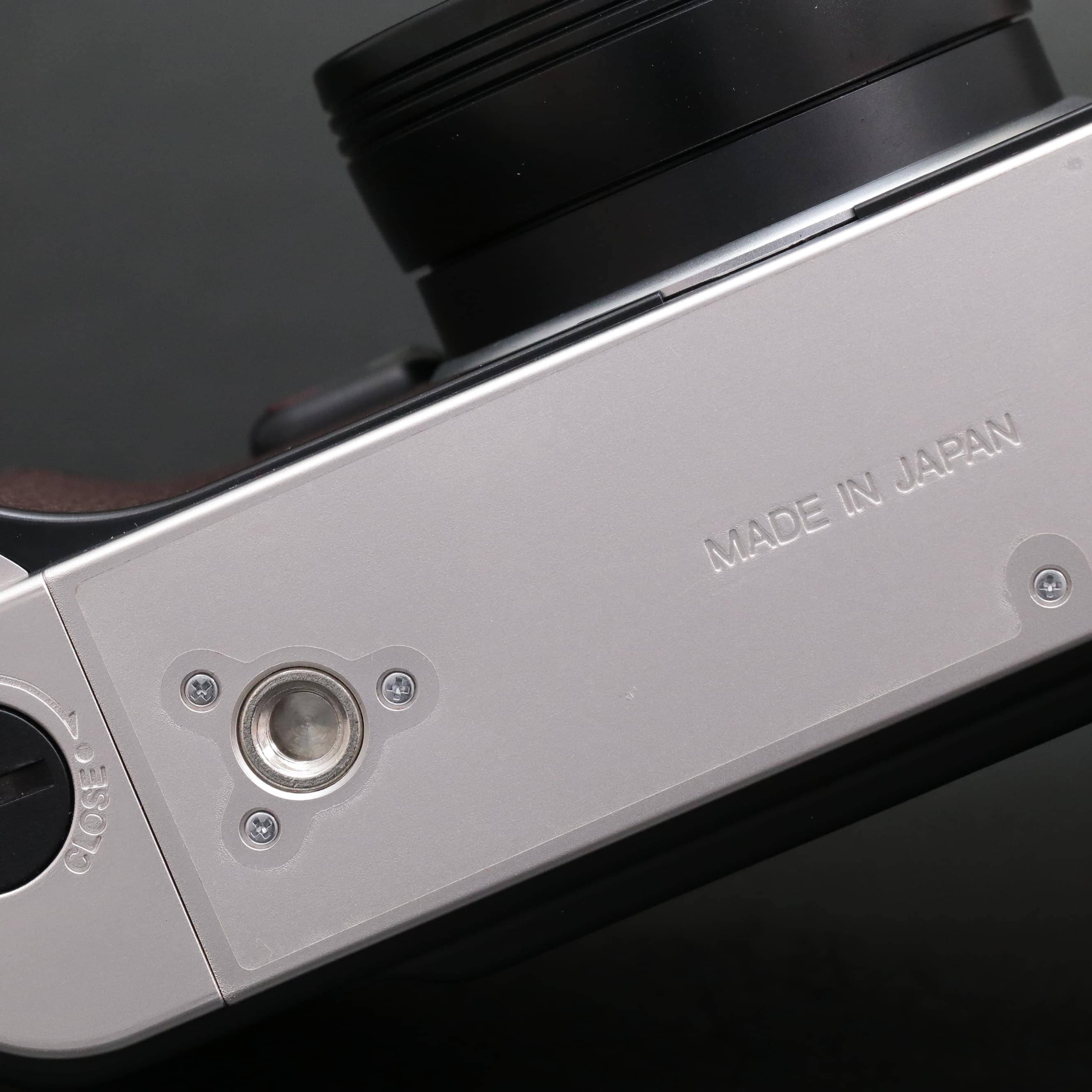 ★希少★ Konica HEXAR Rhodium コンパクトカメラ 元箱付き 中古)Konica (コニカ) HEXAR (Rhodium)（商品ID：3717013493886）詳細