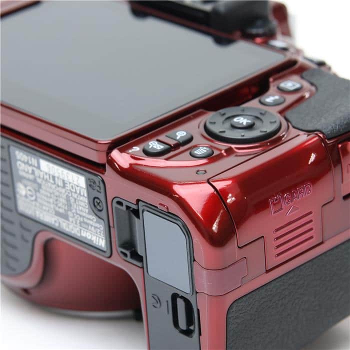 Nikon D5500 レッド　本体のみ Amazon.com : Nikon D5500 DX-format Digital SLR Body (Red