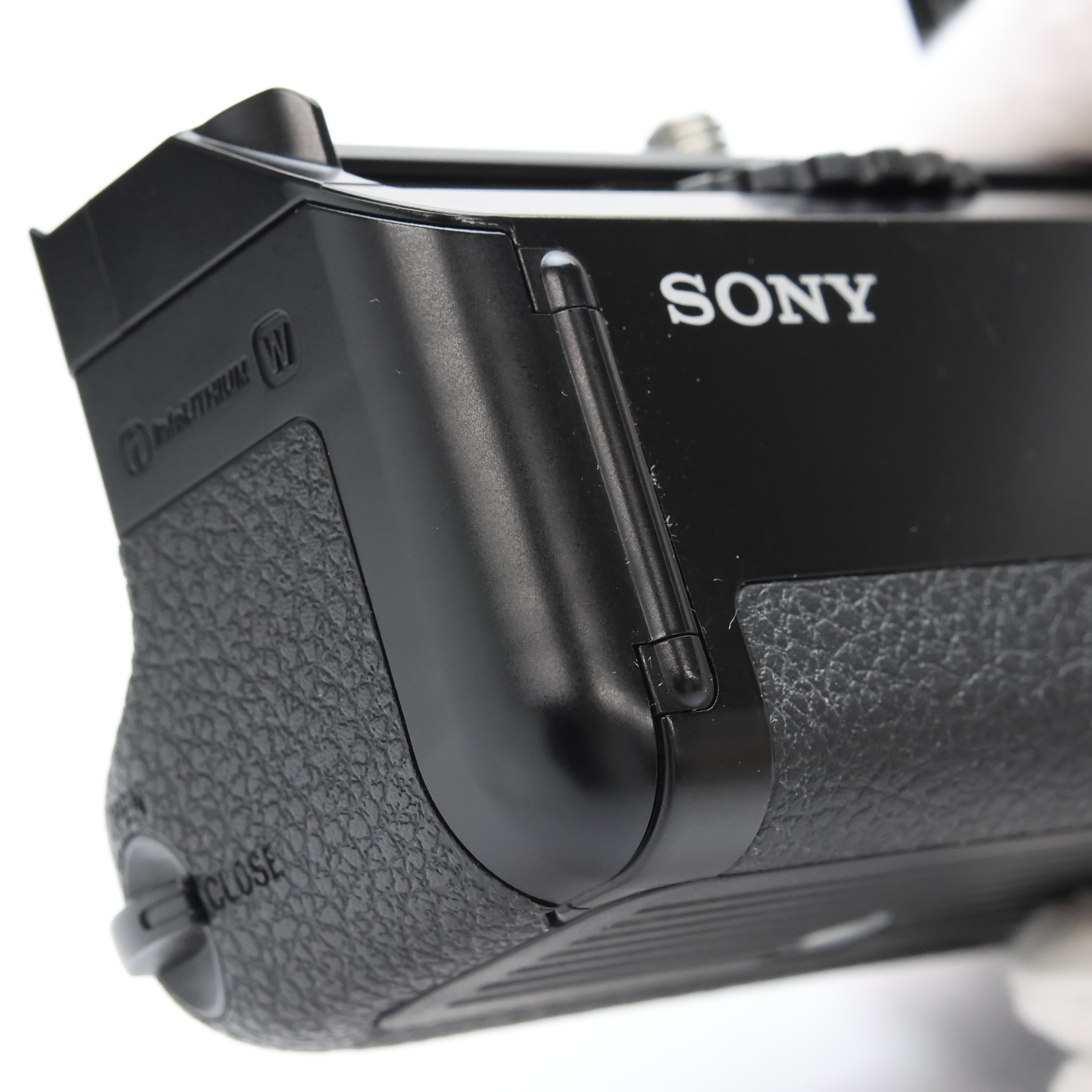中古)SONY (ソニー) 縦位置グリップ VG-C1EM（商品ID：3717030476909