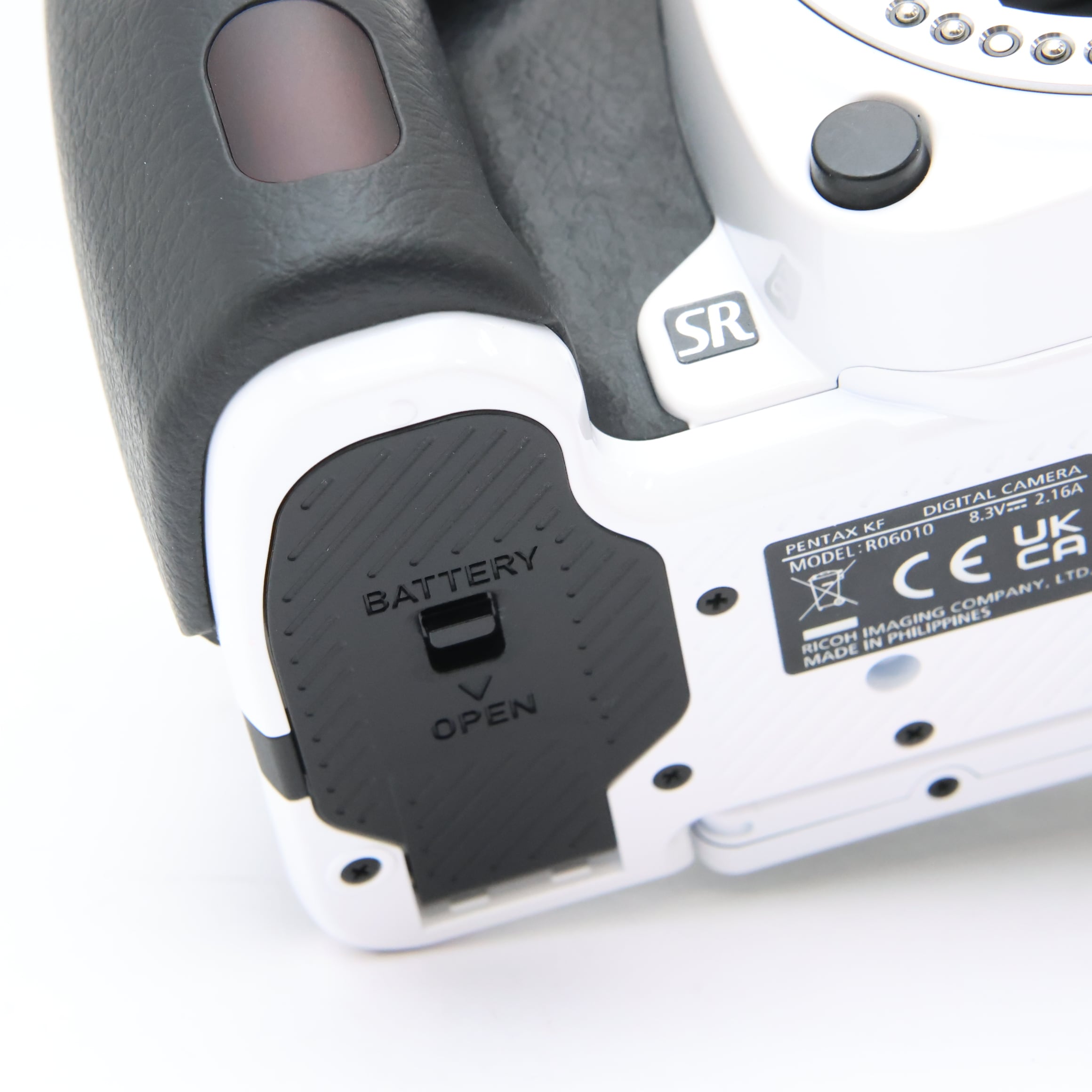 PENTAX KF ボディ クリスタルホワイト ＆ レンズとバッテリー 中古)PENTAX (ペンタックス) KF ボディ クリスタルホワイト（商品ID