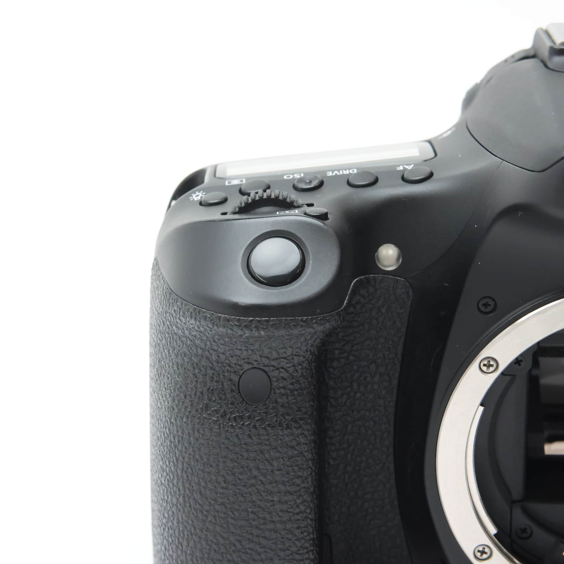 Canon キャノン EOS70D レンズキット EF-S18-135mm おまけ付き