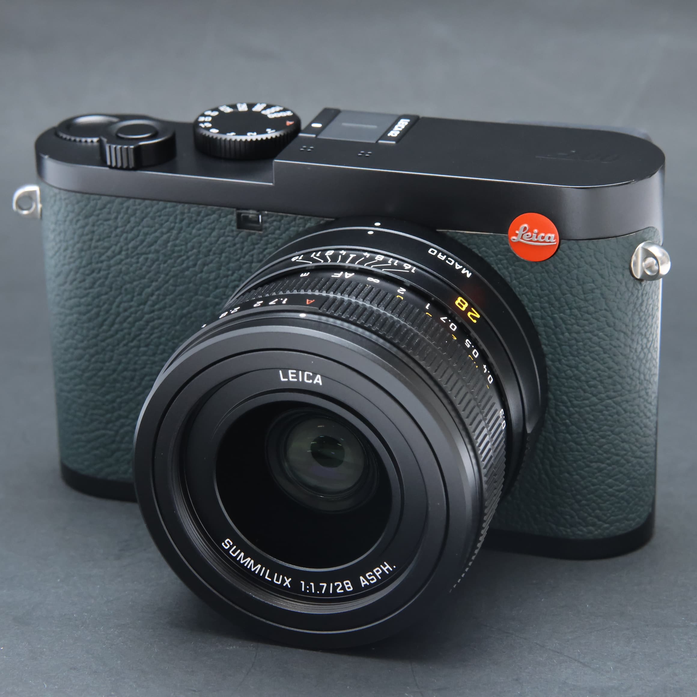 ライカ Q2 中古/美品 美品】LEICA Q2 ブラック コンパクトデジタルカメラ ※元箱付 中古