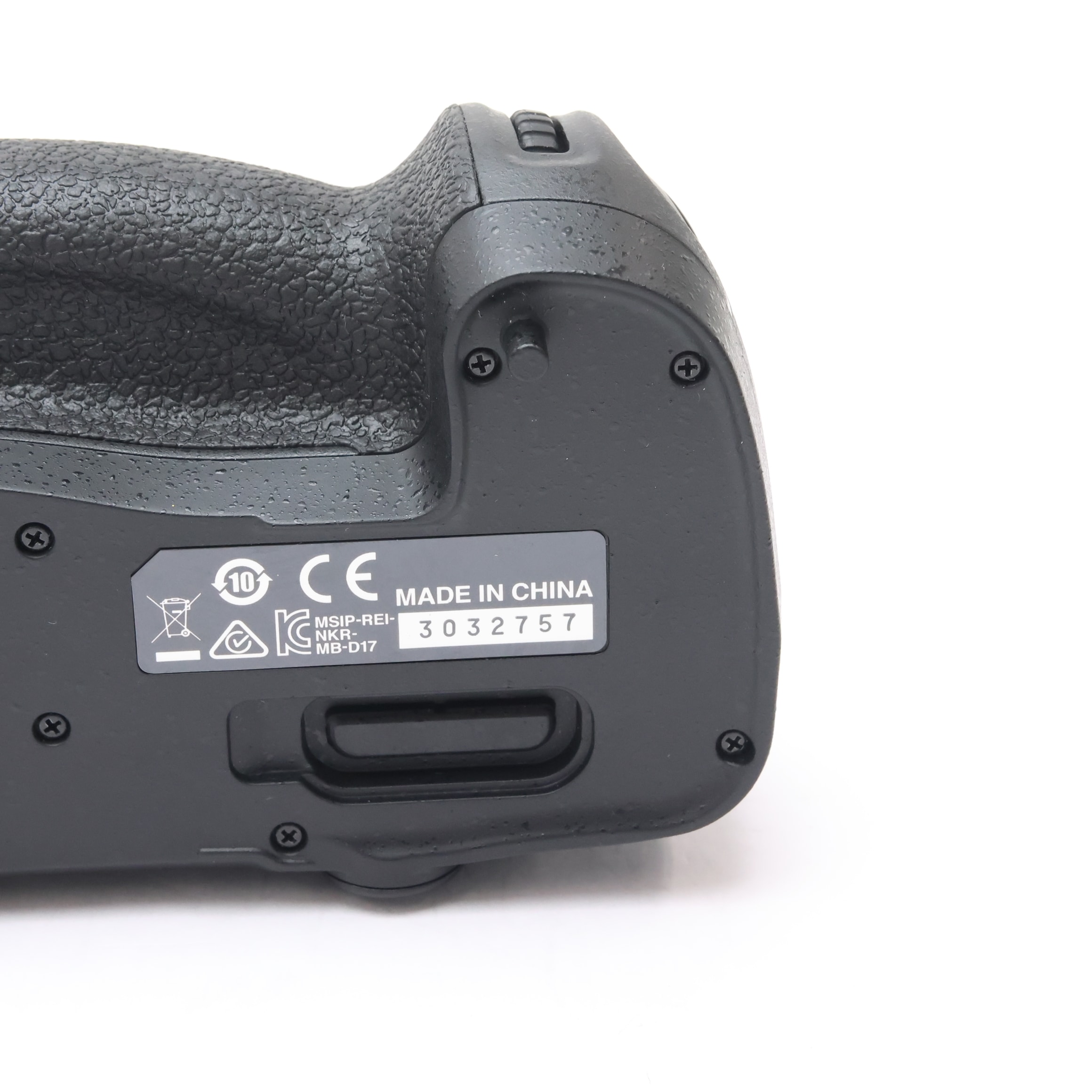 □極上品□ Nikon マルチパワーバッテリーパック MB-D18 ニコン D850用